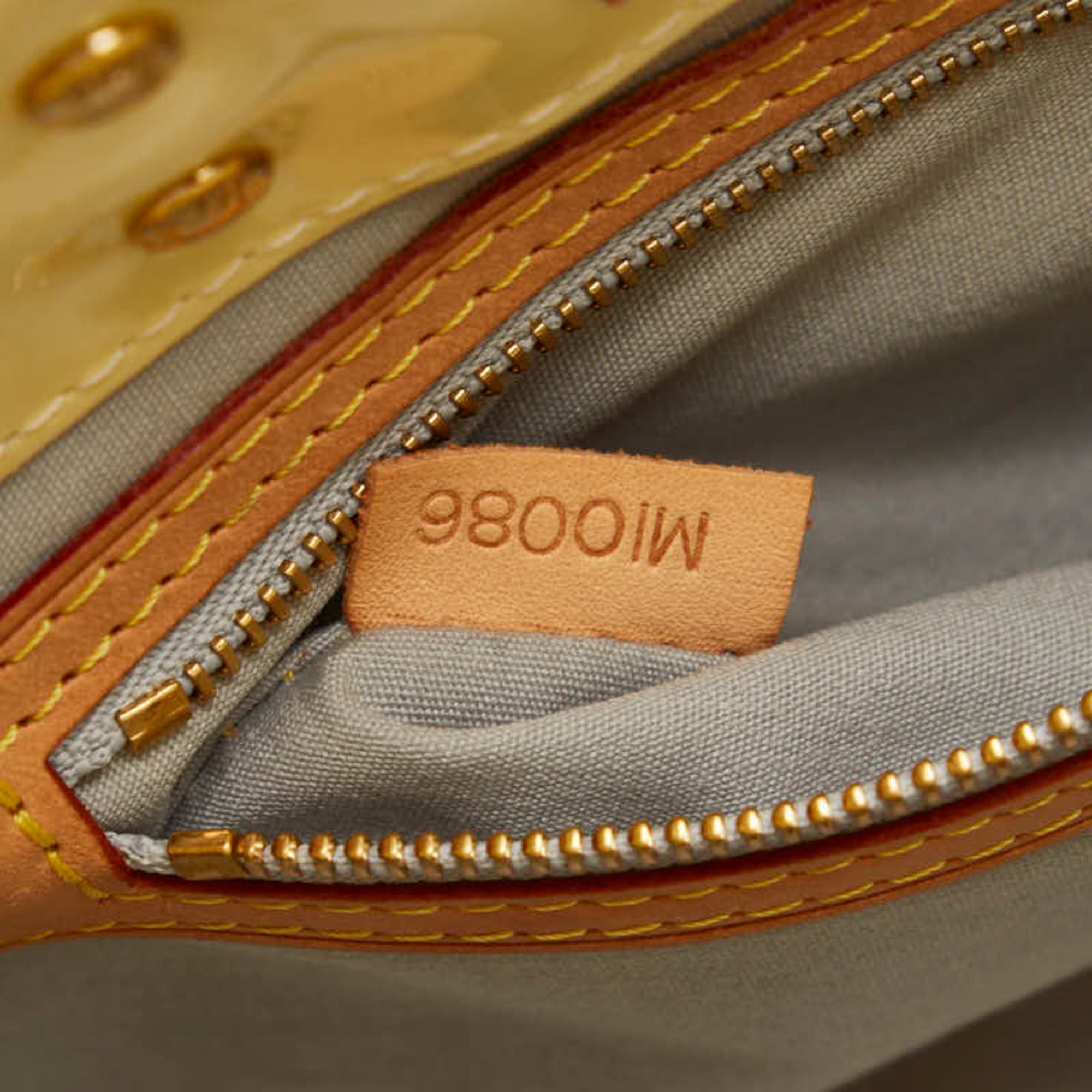 LOUIS VUITTON Monogram Vernis Reid PM Handbag M91336 Perle White Patent Leather Women's