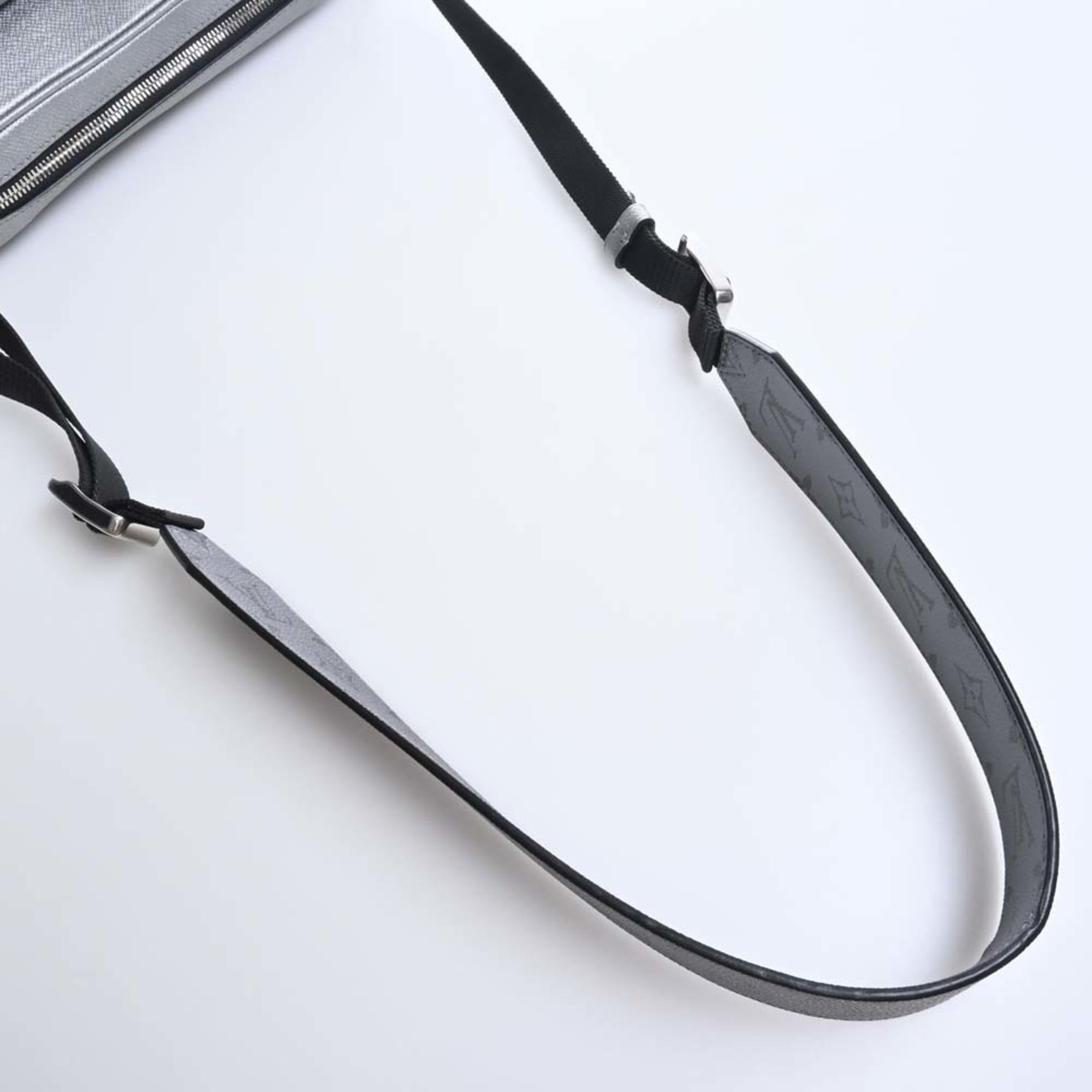LOUIS VUITTON Taigarama Outdoor Messenger Shoulder Bag M30830 Silver Men's