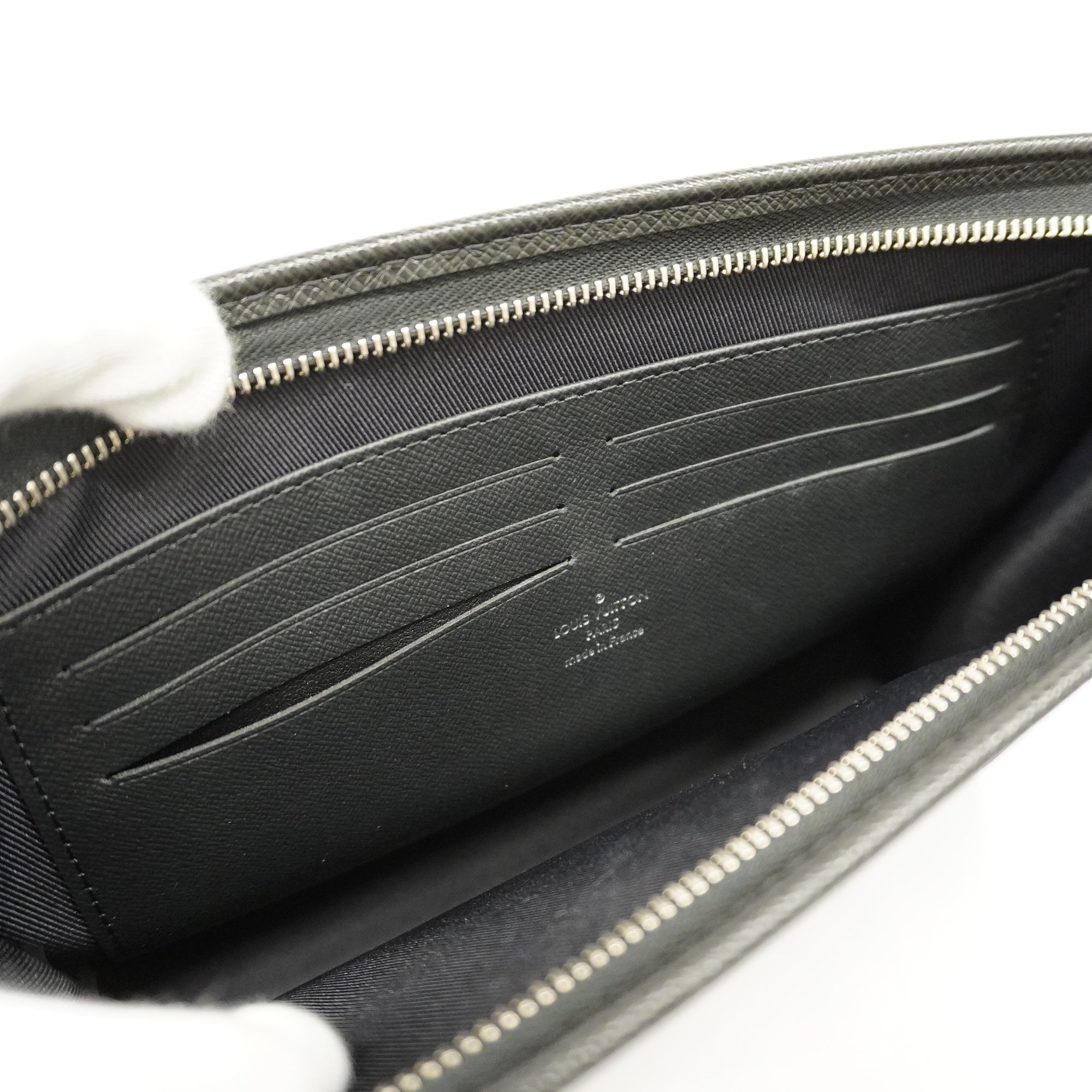 LOUIS VUITTONAuth  Taiga Pochette Voyage MM M30547 Men's Clutch Bag Ardoise