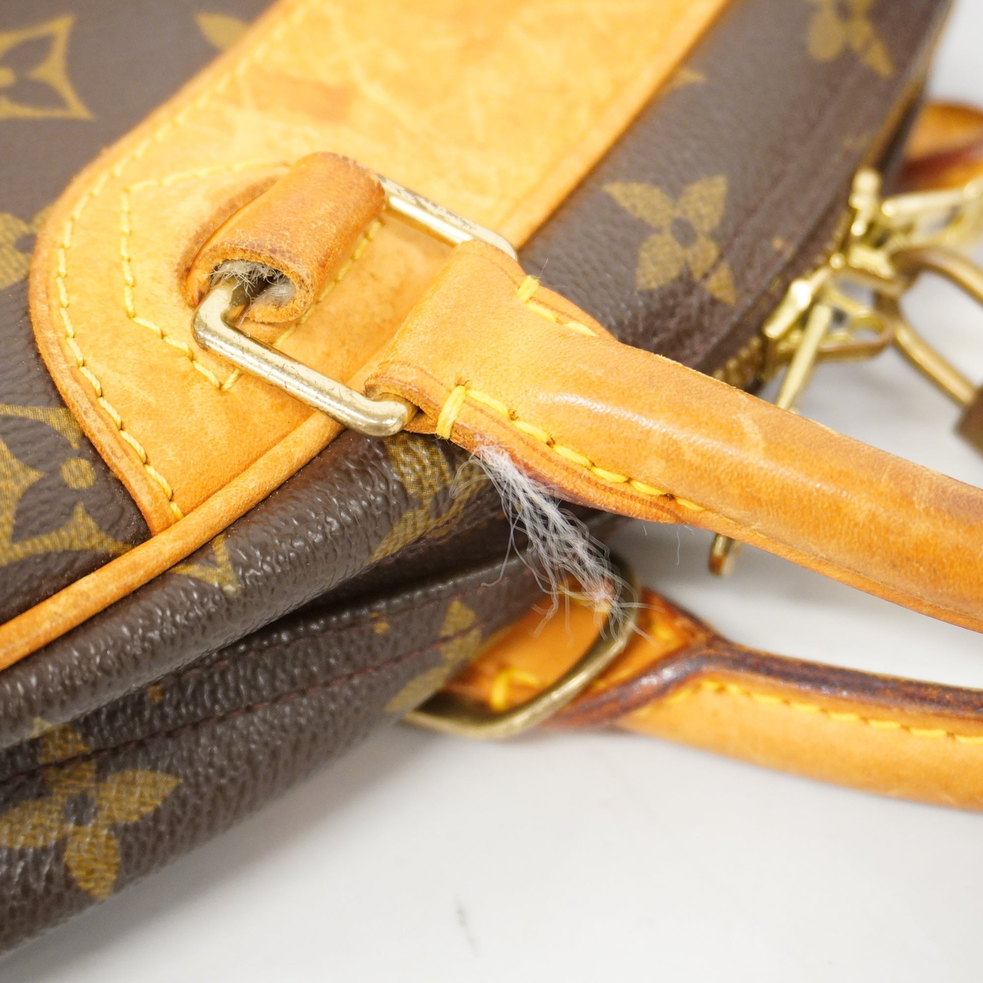 LOUIS VUITTONAuth  Monogram Trueville M42228 Women's Handbag