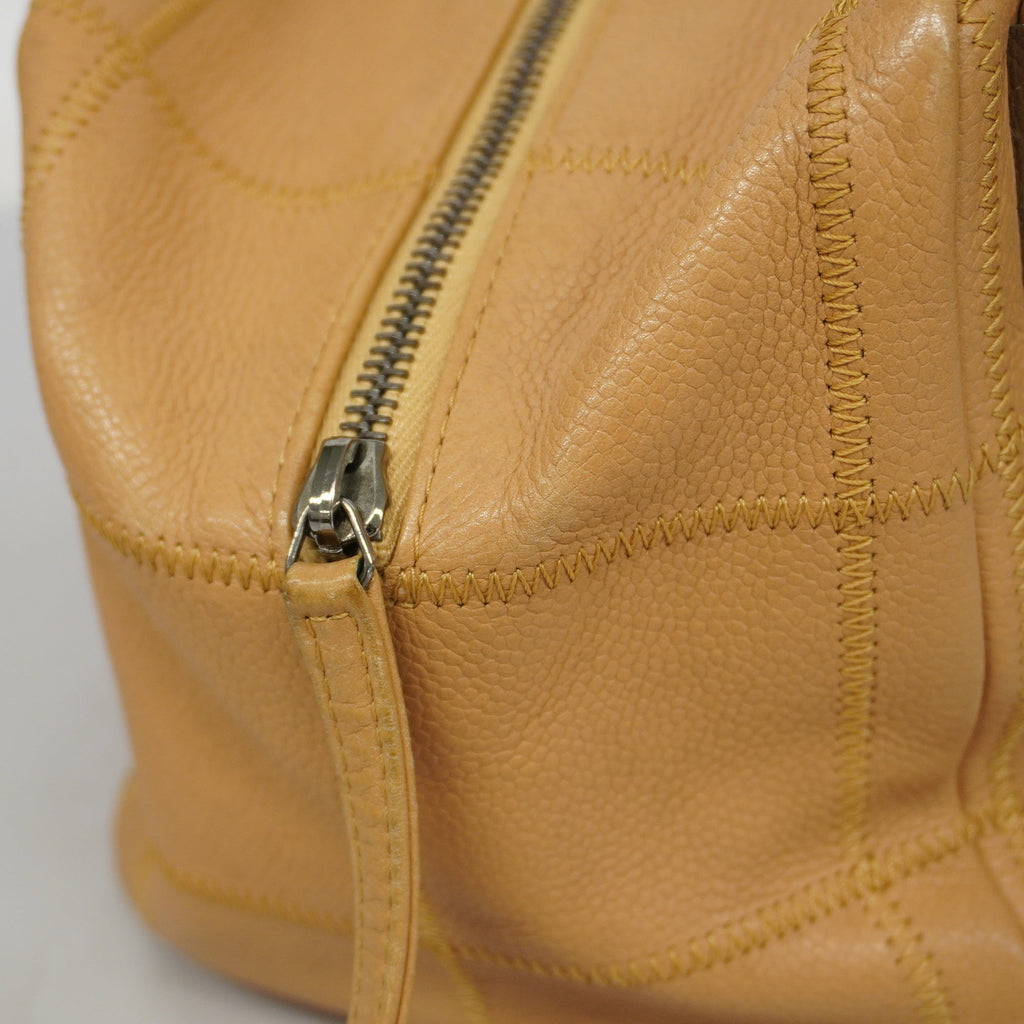 CHANELAuth  Chocolate Bar Women's Caviar Leather Handbag Beige
