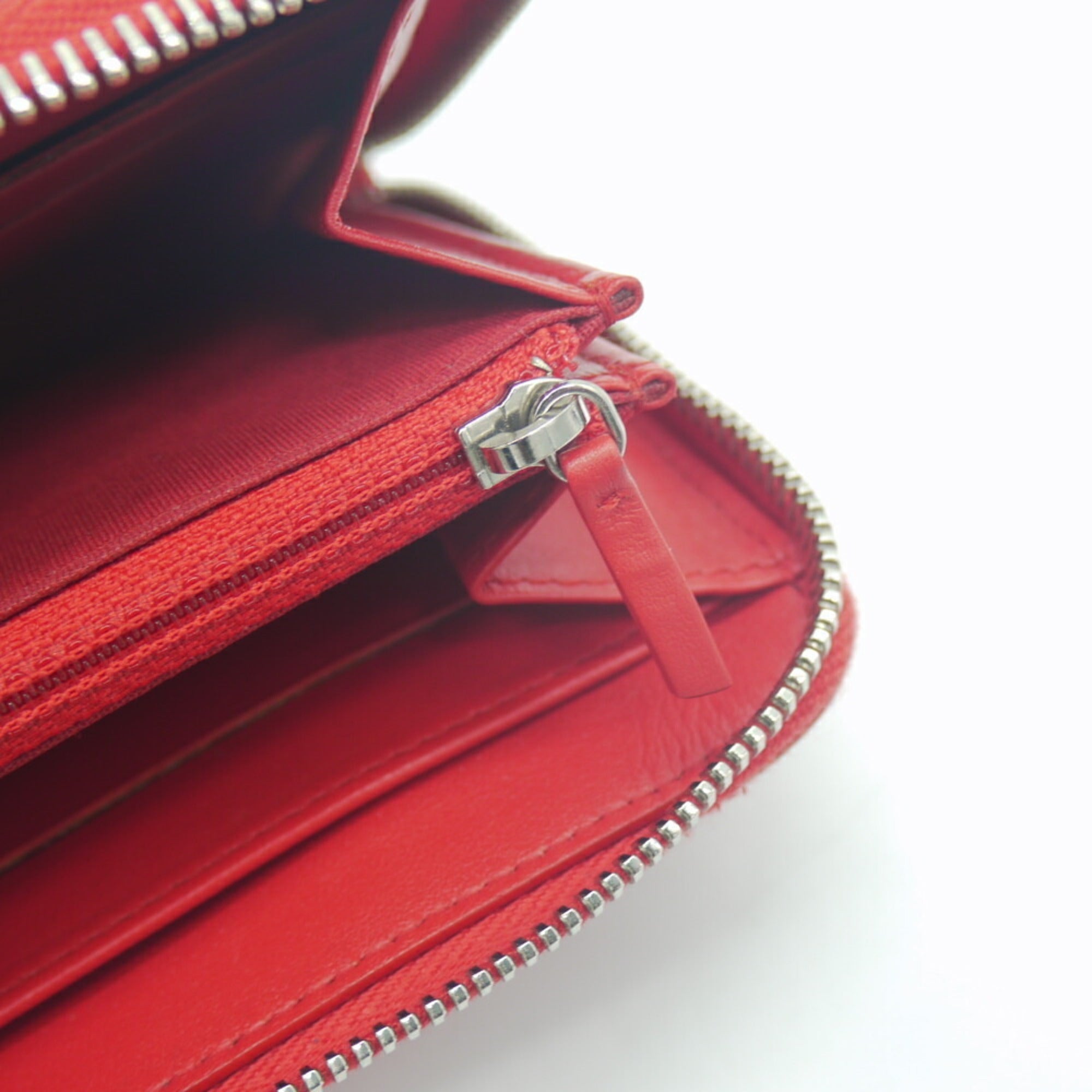 CHANEL camellia embossed round long wallet lambskin red A82281
