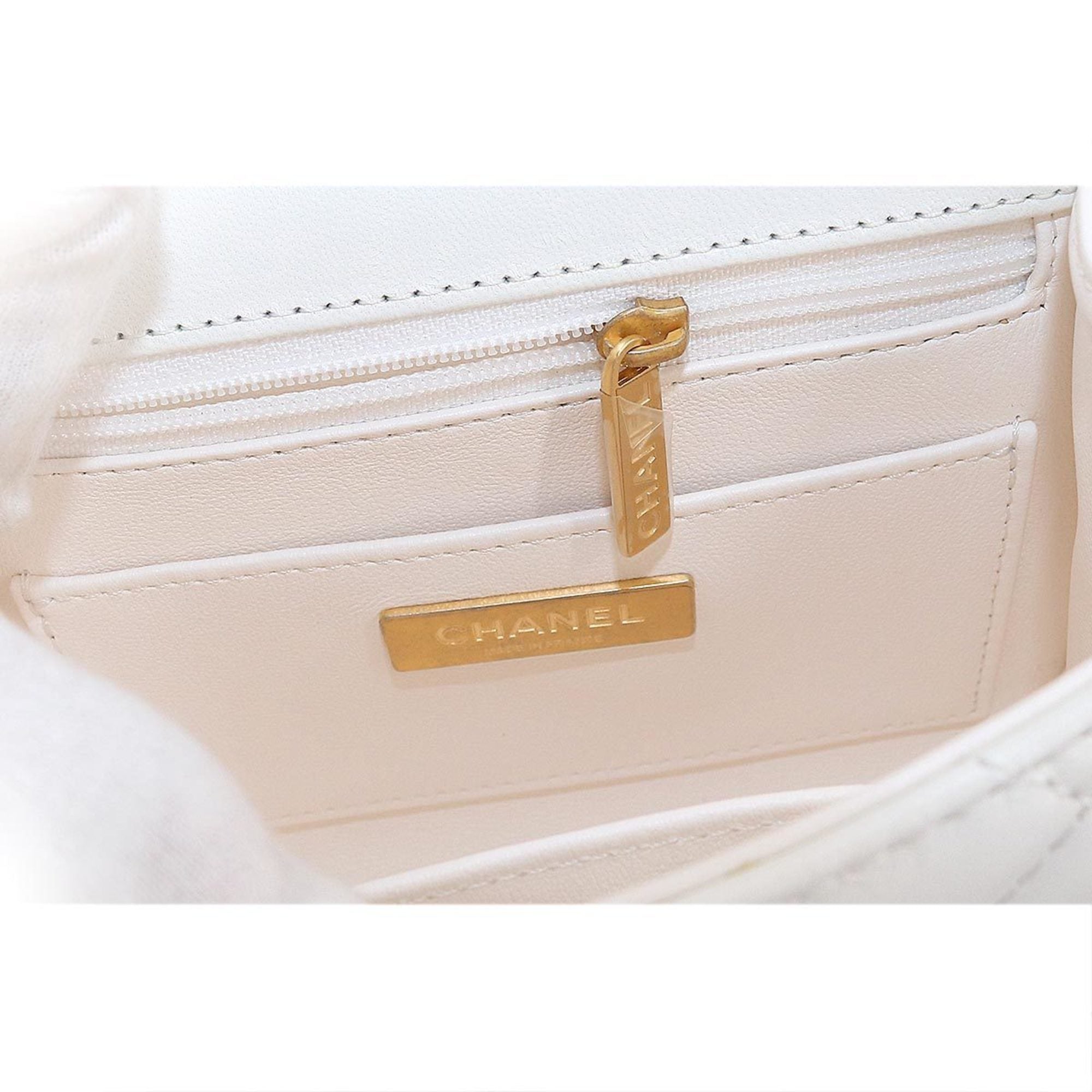 CHANEL Matelasse 2way Hand Chain Shoulder Bag Leather White AS4035 Gold Hardware