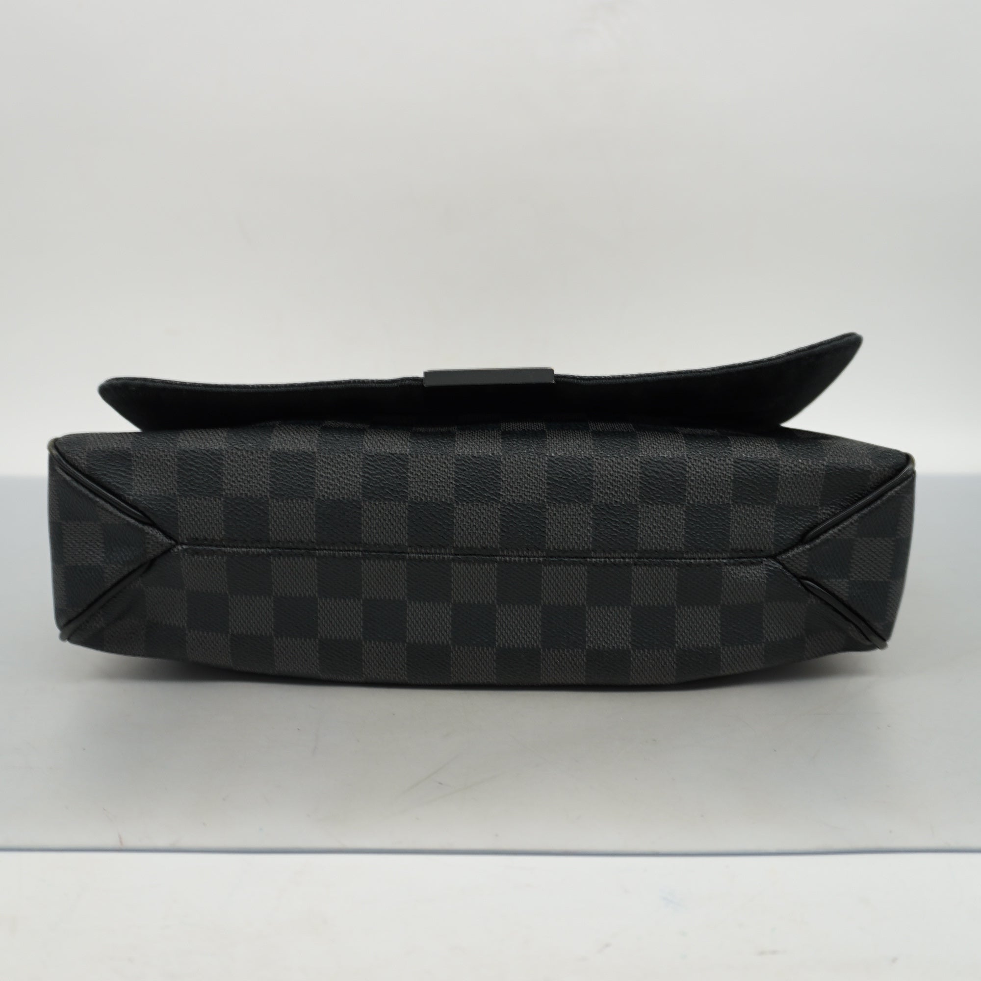LOUIS VUITTONAuth  Damier Graphite District MM N41272 Men's Shoulder Bag