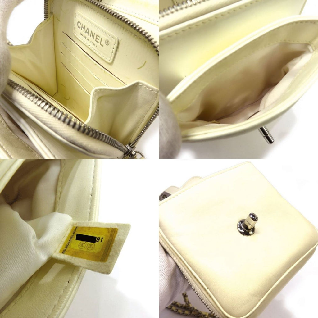 CHANEL matelasse turn lock chain shoulder bag pouch wallet white 16 series