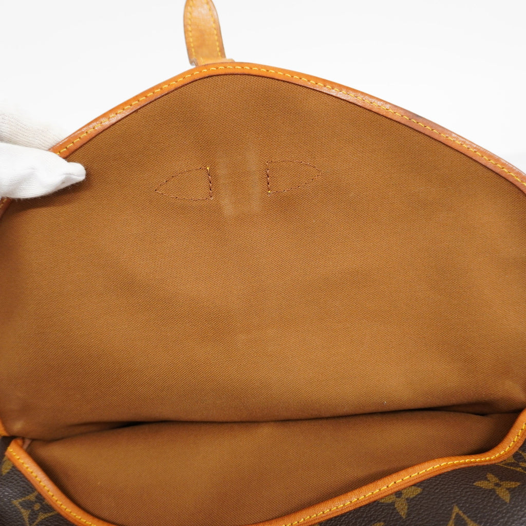 LOUIS VUITTONAuth  Monogram Saumur 30 M42256 Women's Shoulder Bag