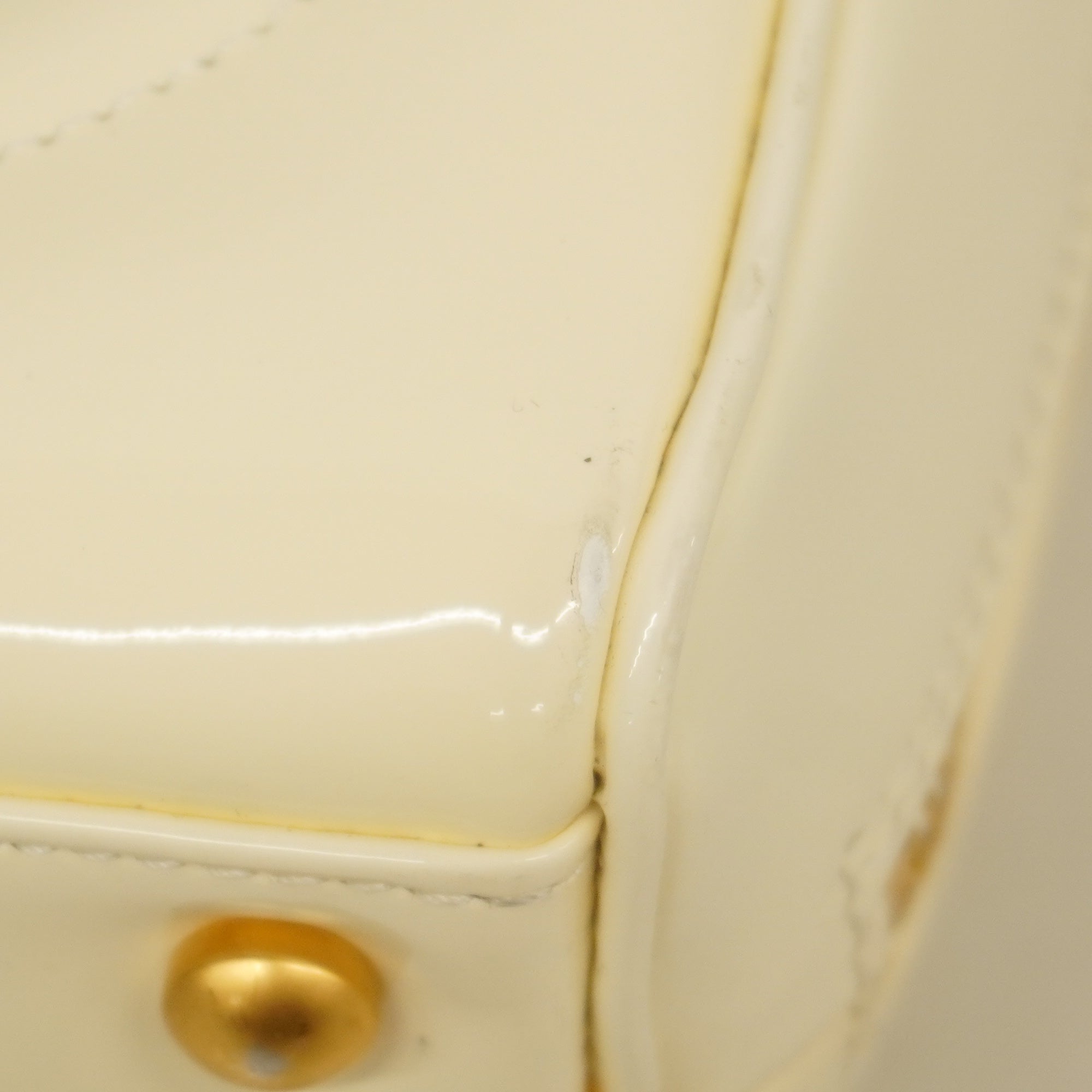 CHANELAuth  Triple Coco Women's Patent Leather Handbag Ivory