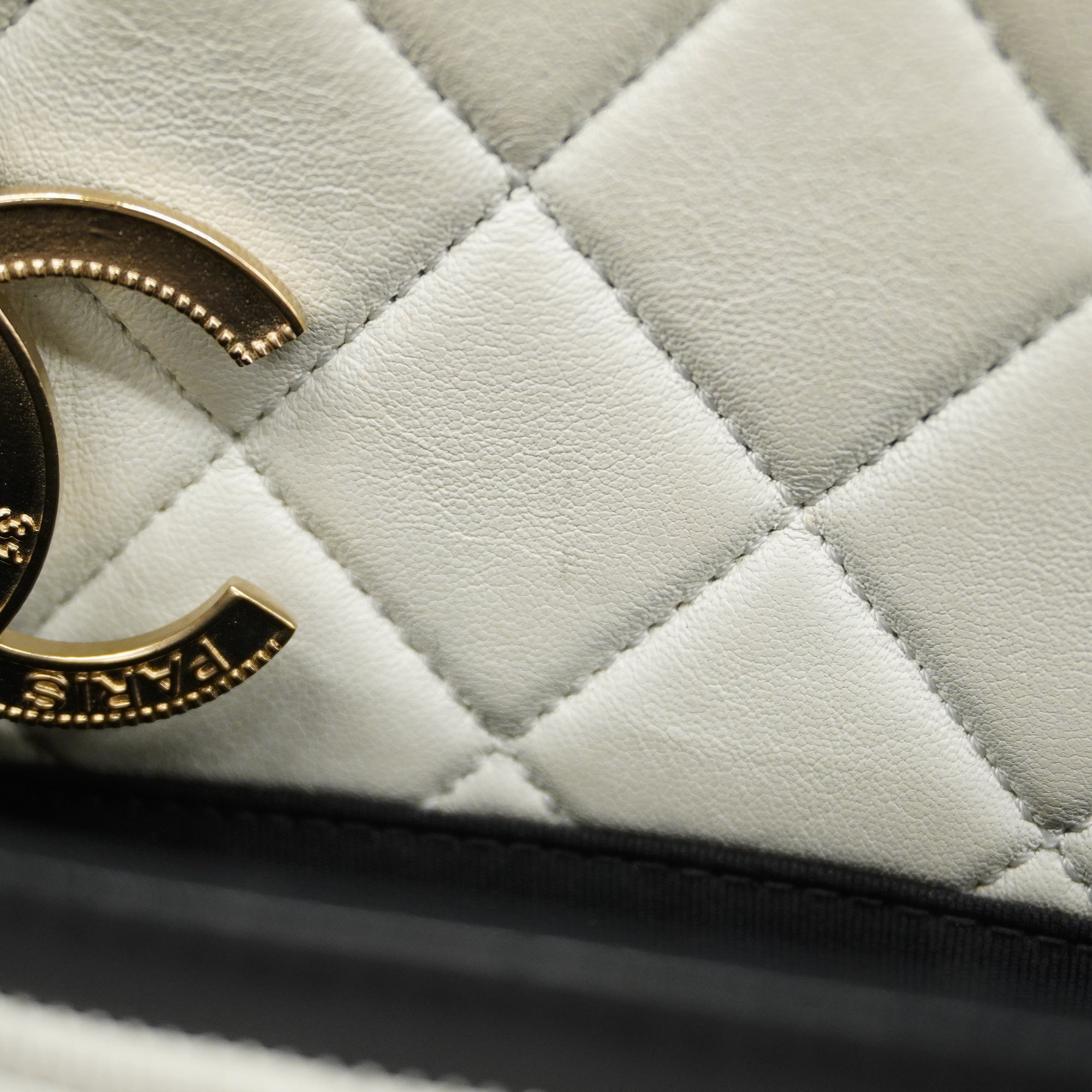 CHANELAuth  Matelasse Chain Shoulder Women's Leather Shoulder Bag