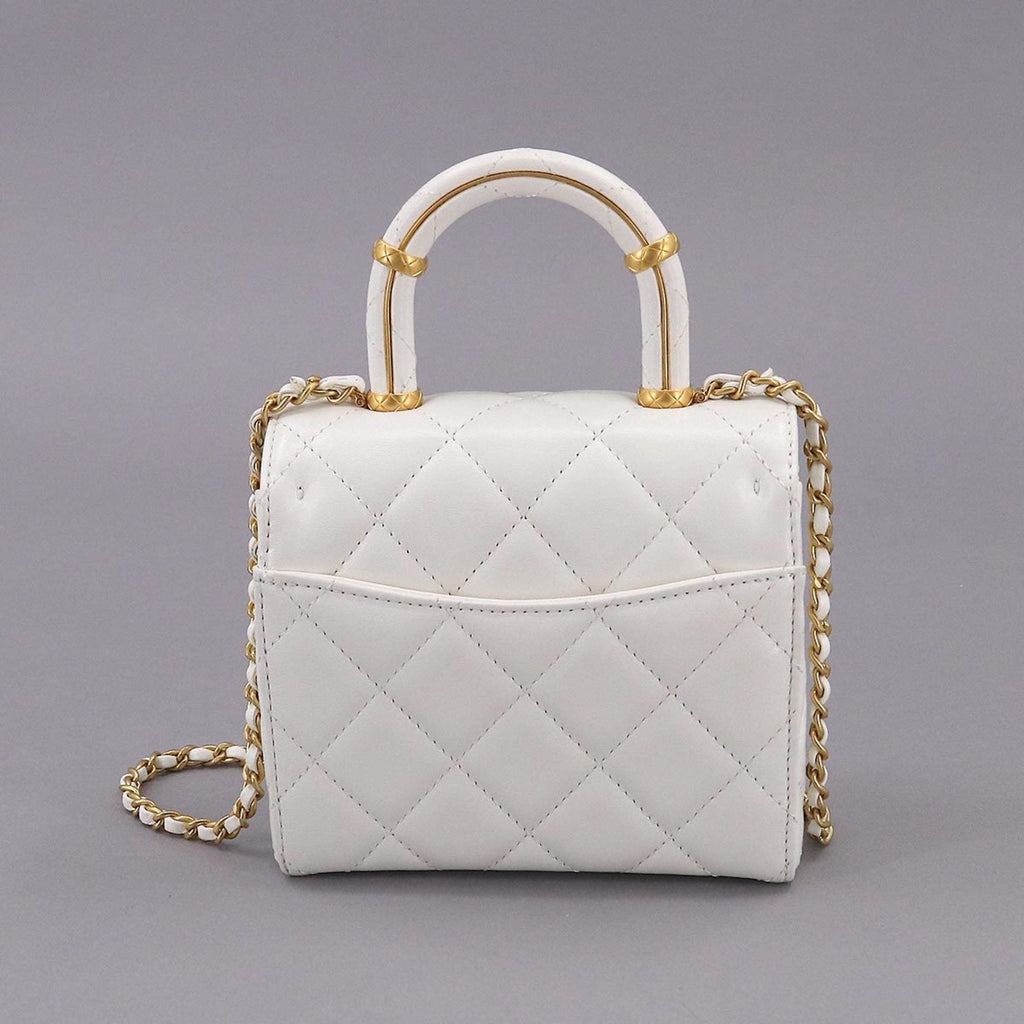 CHANEL Matelasse 2way Hand Chain Shoulder Bag Leather White AS4035 Gold Hardware