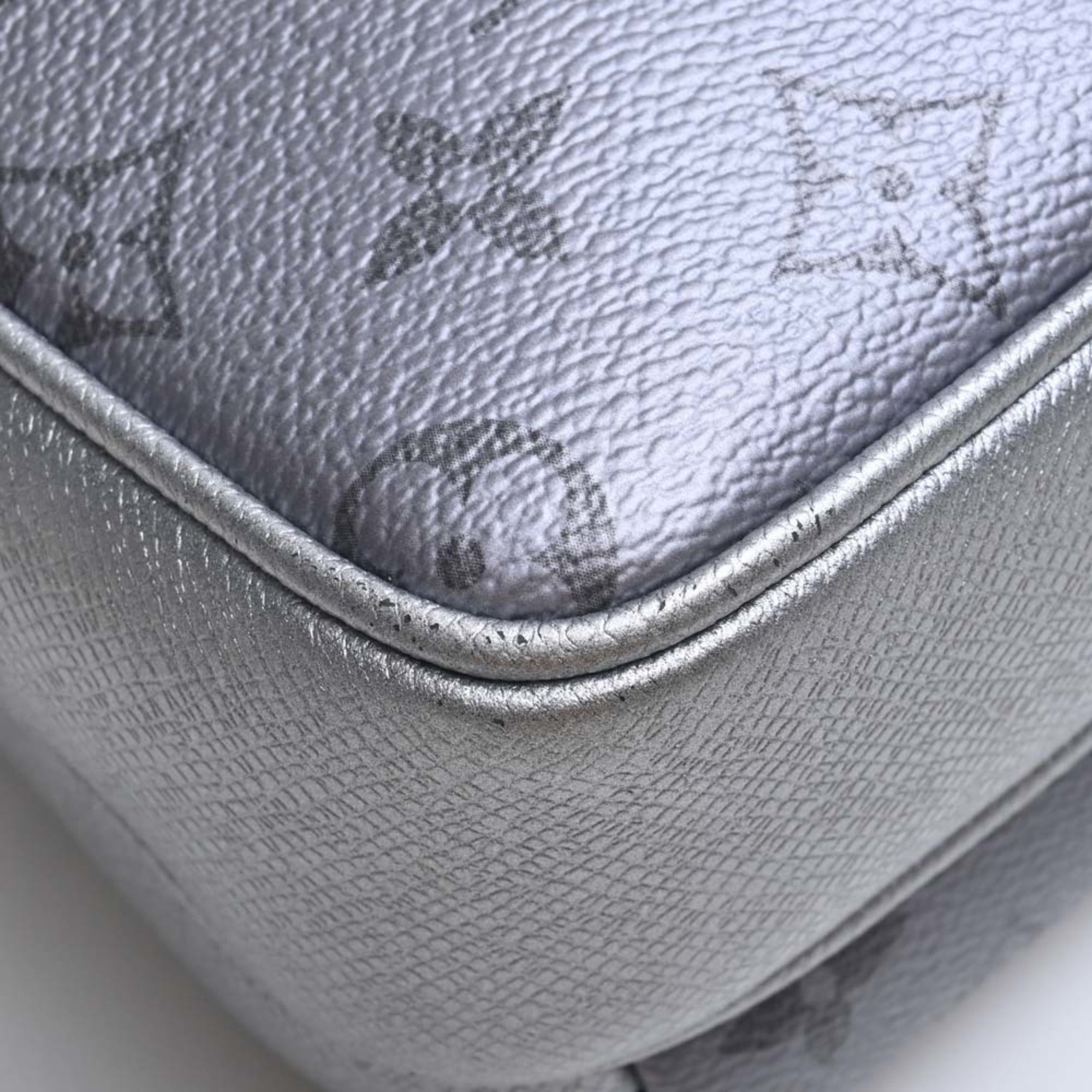 LOUIS VUITTON Taigarama Outdoor Messenger Shoulder Bag M30830 Silver Men's