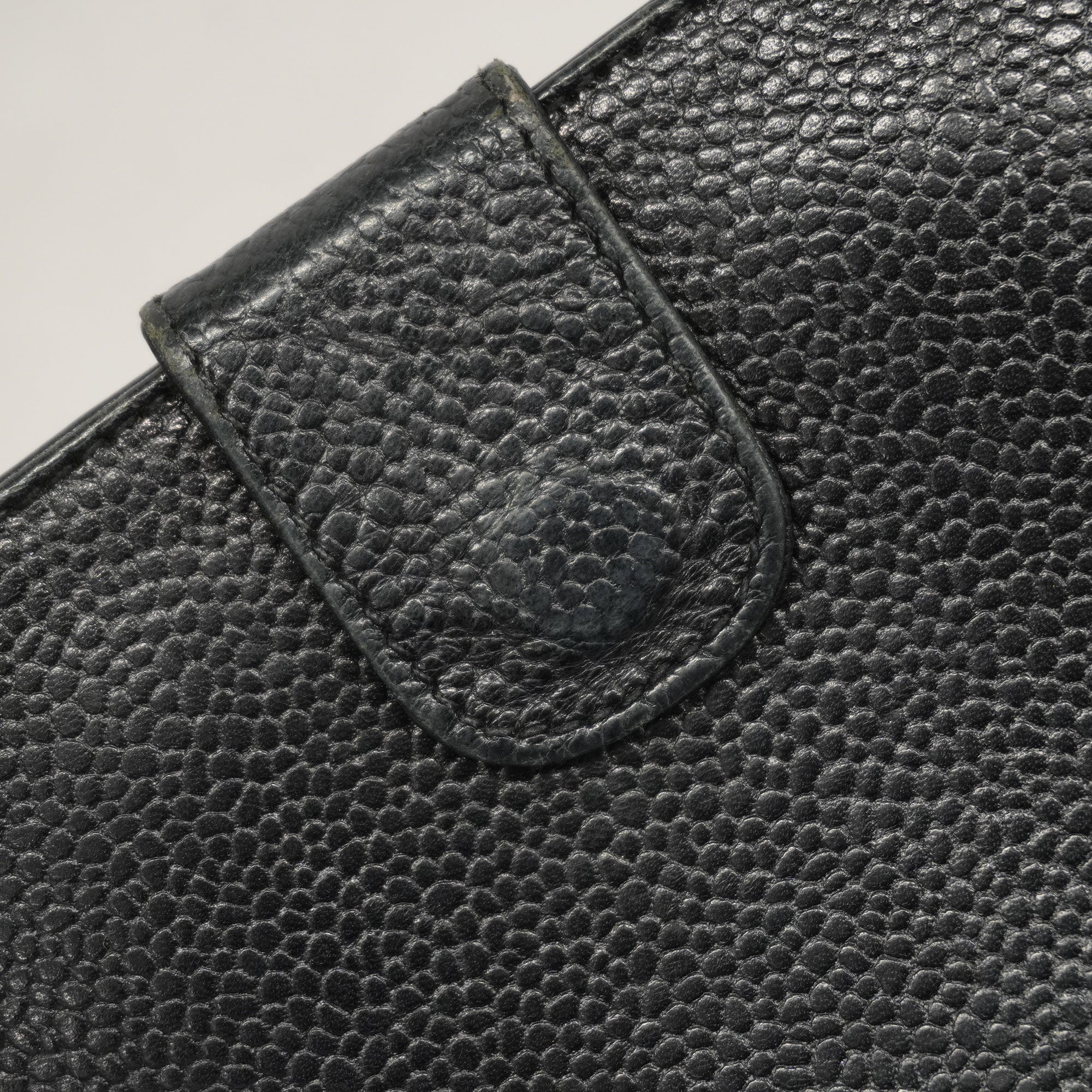 CHANELAuth  Gold Hardware Women's Caviar Leather Wallet [bi-fold] Black