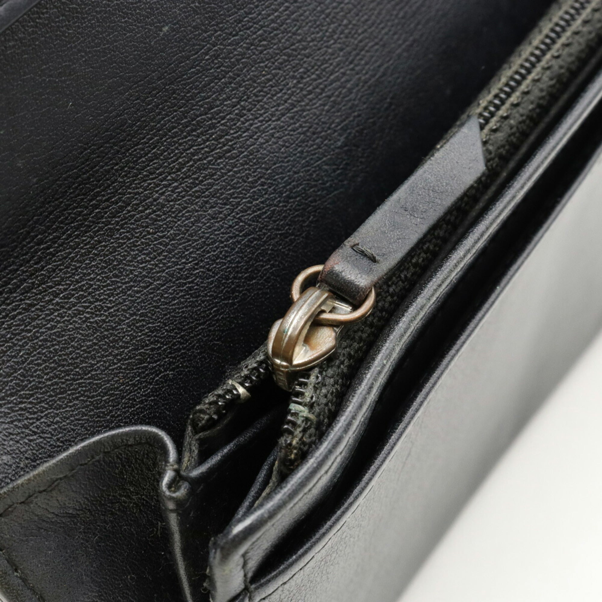 CHANEL Camellia Motif Here Mark Bifold Patent Leather Enamel Black A36544