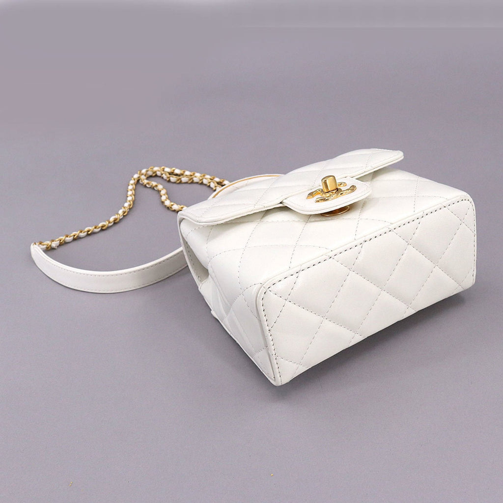 CHANEL Matelasse 2way Hand Chain Shoulder Bag Leather White AS4035 Gold Hardware