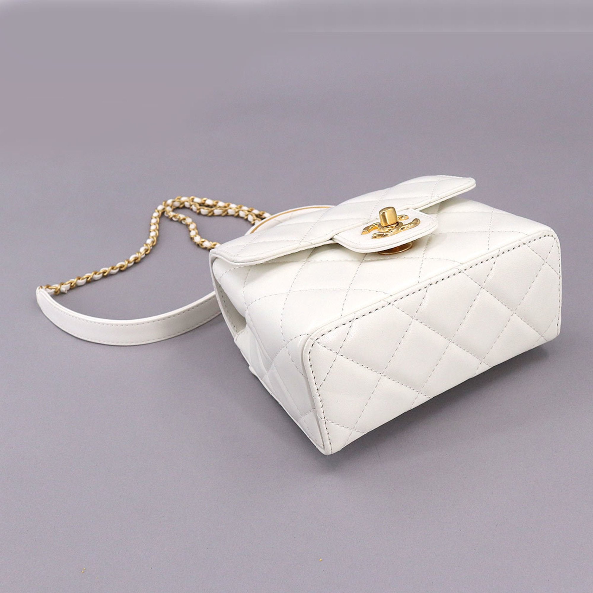 CHANEL Matelasse 2way Hand Chain Shoulder Bag Leather White AS4035 Gold Hardware