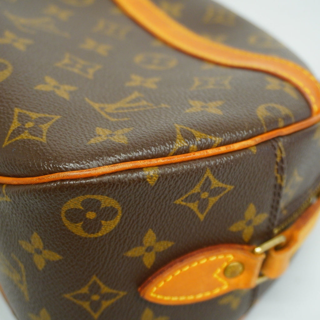 LOUIS VUITTONAuth  Monogram Blower M51221 Women's Shoulder Bag