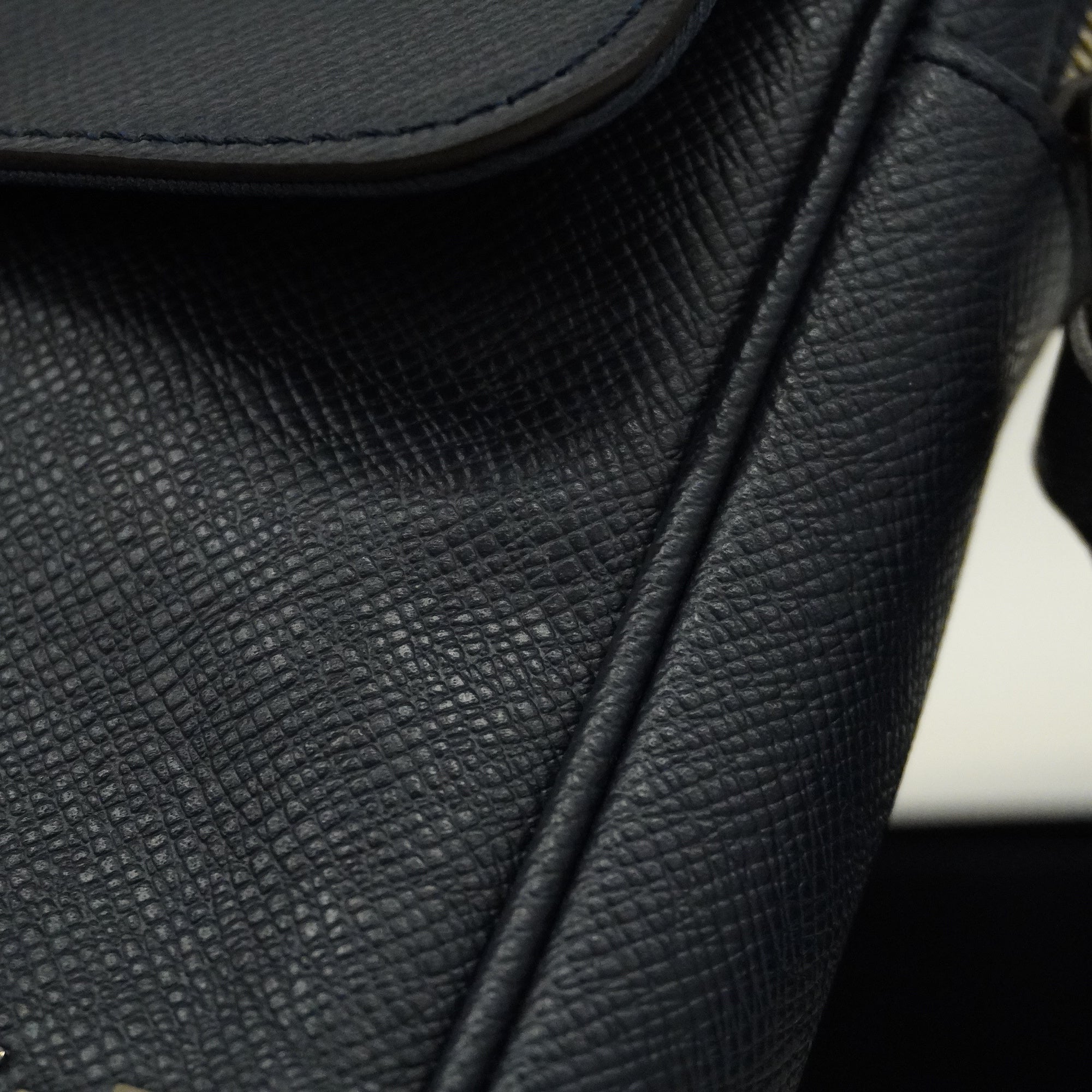 LOUIS VUITTONAuth  Taiga Alex Messenger M30261 Men's Shoulder Bag Navy Blue