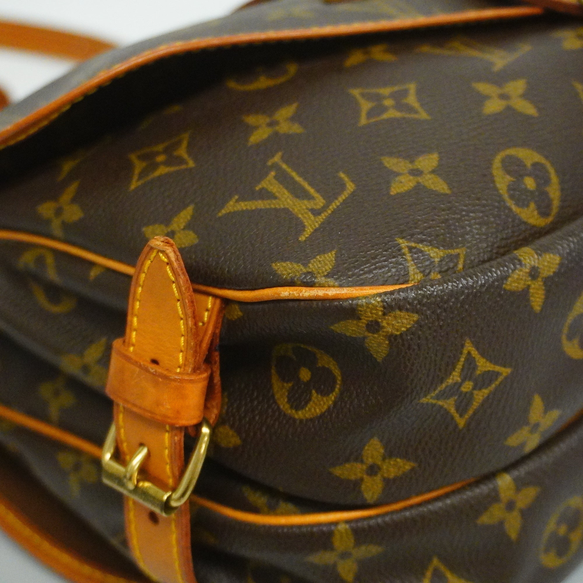 LOUIS VUITTONAuth  Monogram Saumur 30 M42256 Women's Shoulder Bag
