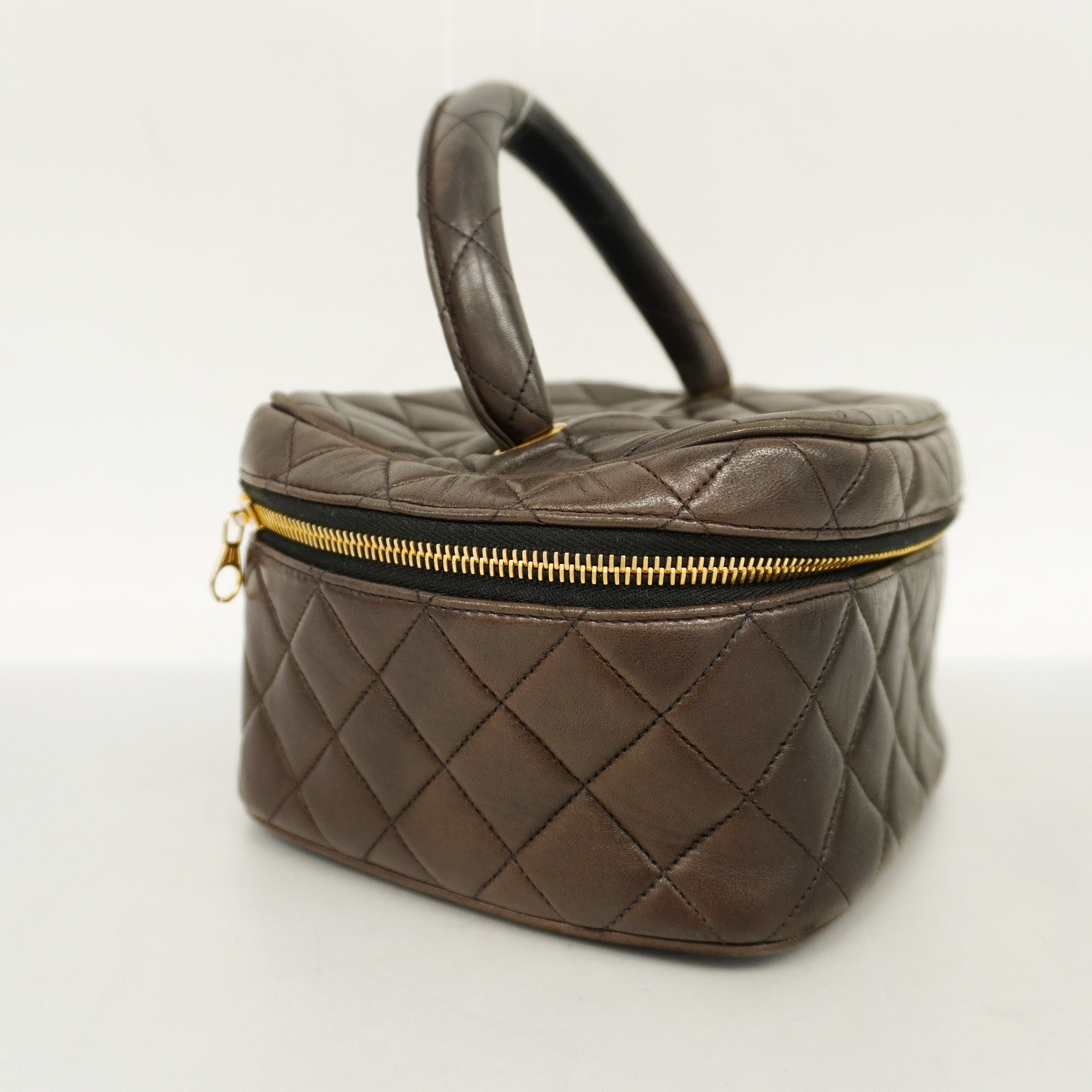 CHANEL  Matelasse Vanity Bag Women's Leather Vanity Bag Black