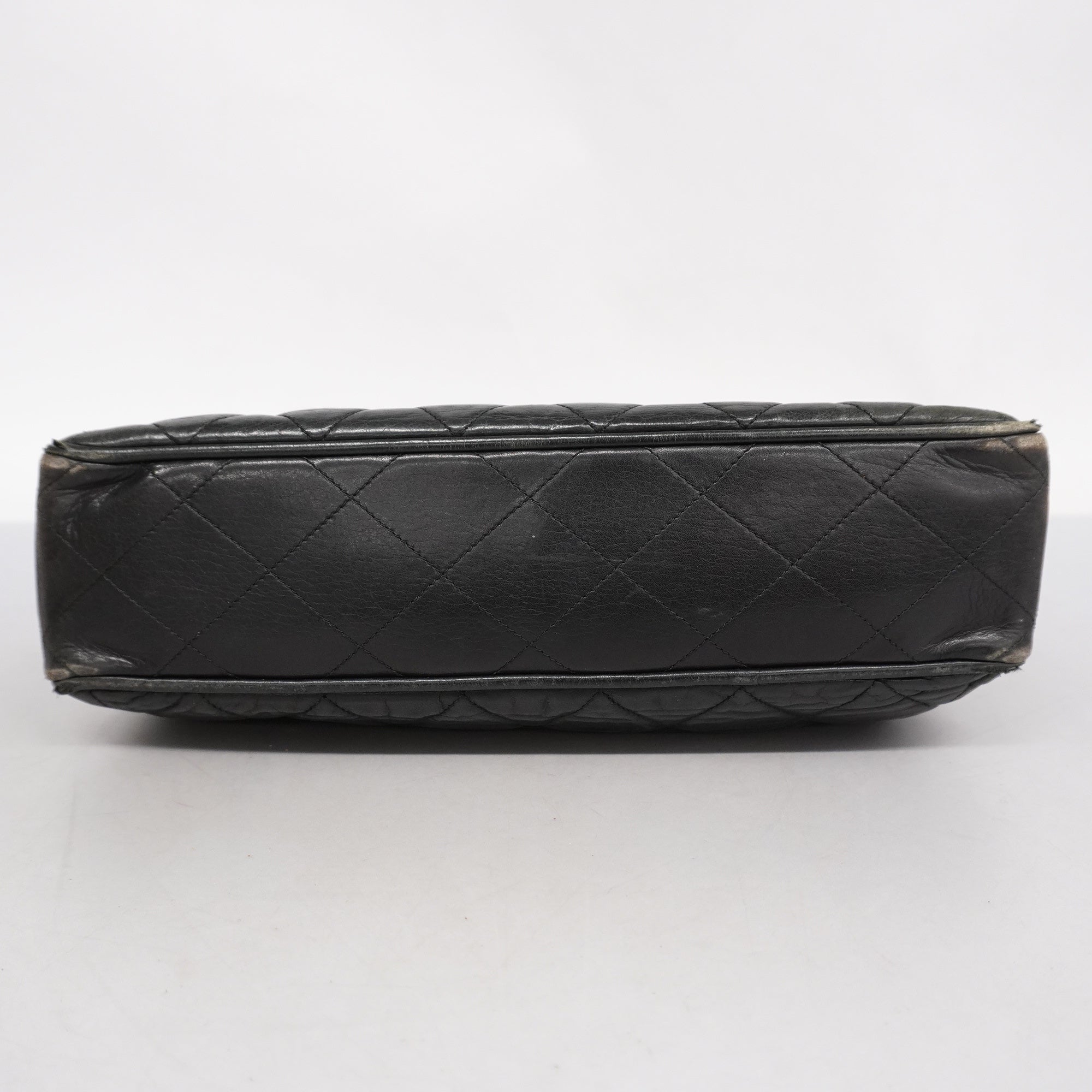 CHANELAuth  Matelasse Chain Shoulder Women's Leather Shoulder Bag Black