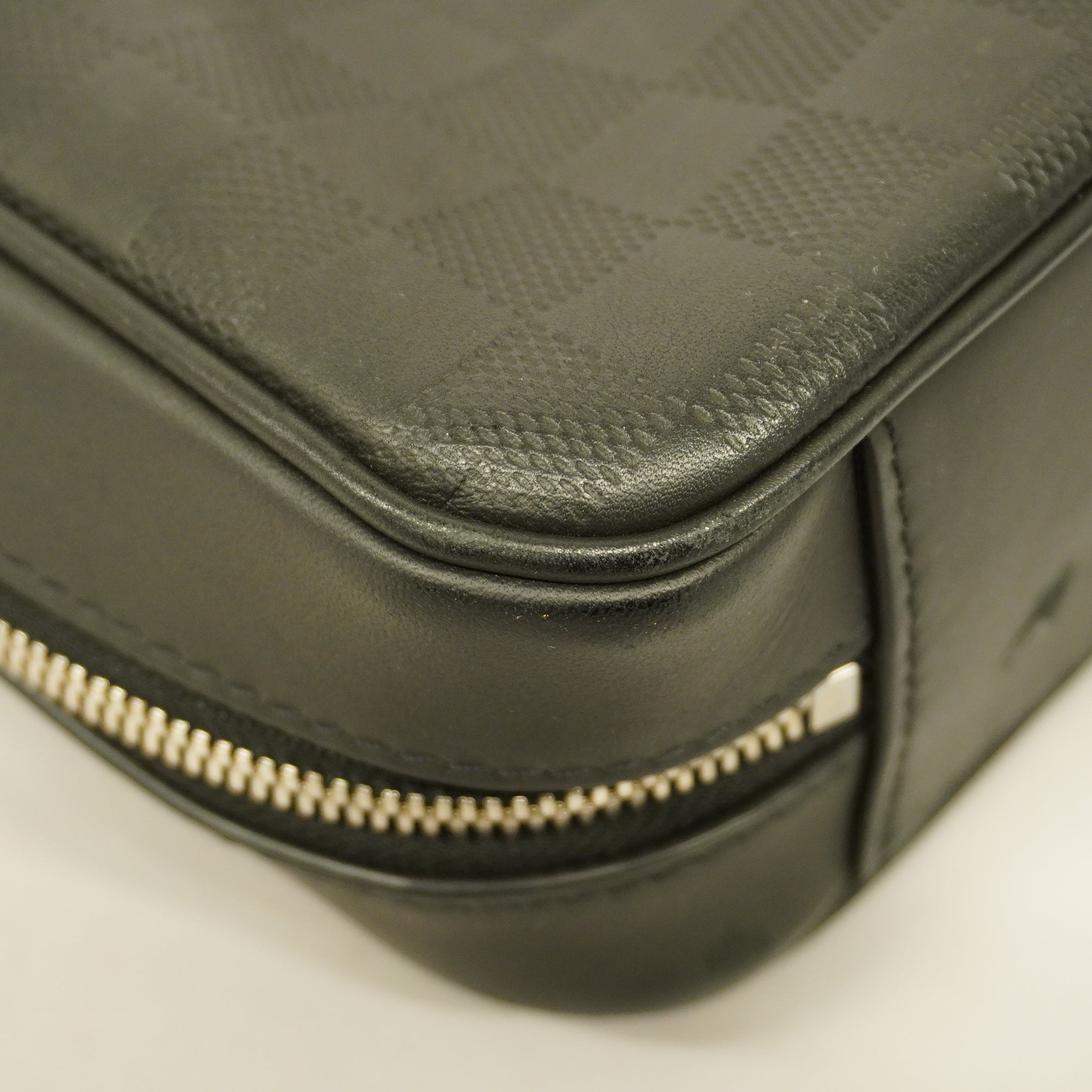 LOUIS VUITTONAuth  Damier Infini Sirius Messenger N45286 Men's Shoulder Bag Onyx