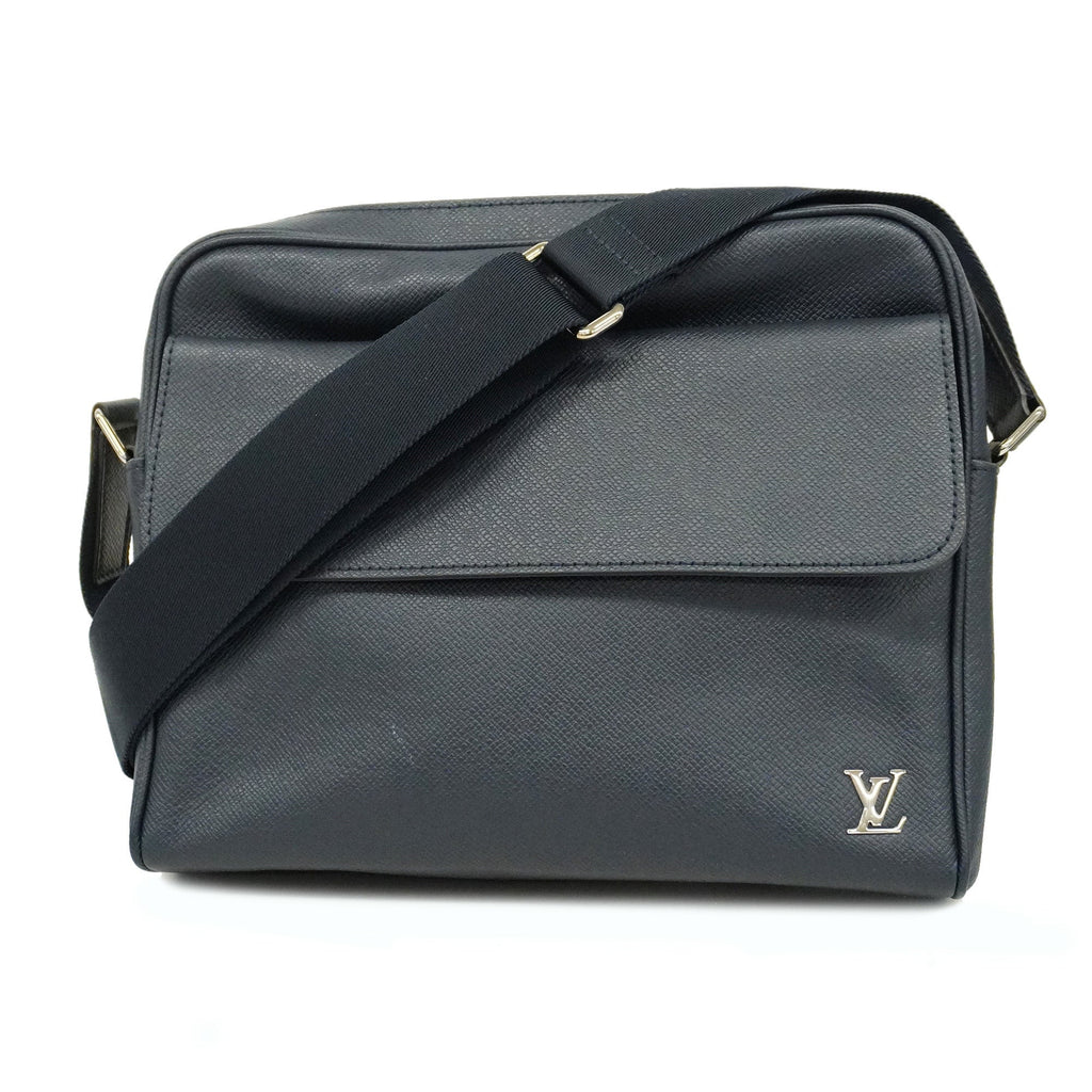 LOUIS VUITTONAuth  Taiga Alex Messenger M30261 Men's Shoulder Bag Navy Blue