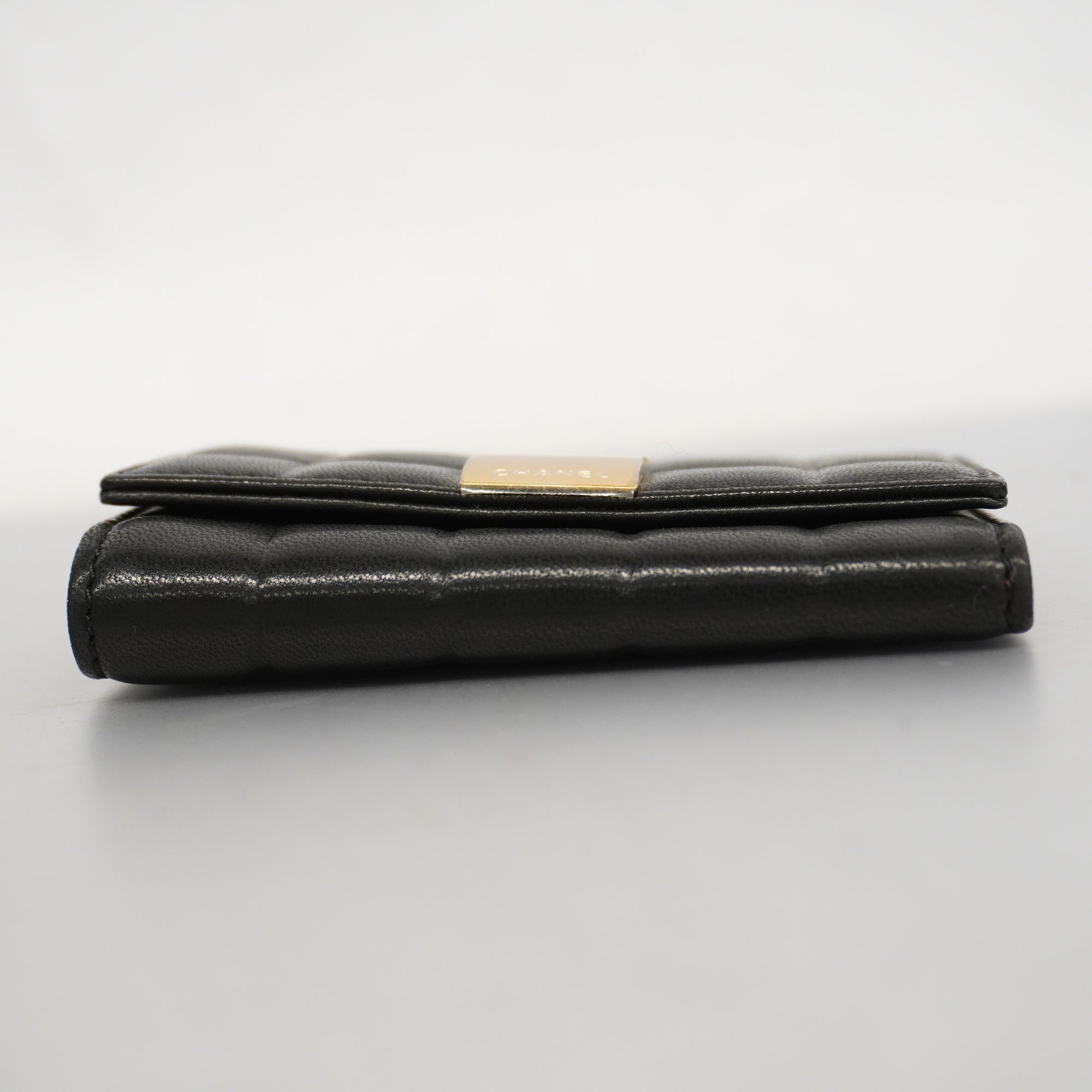 CHANELAuth  Chocolate Bar Key Case Gold Hardware Women's Leather Key Case Black