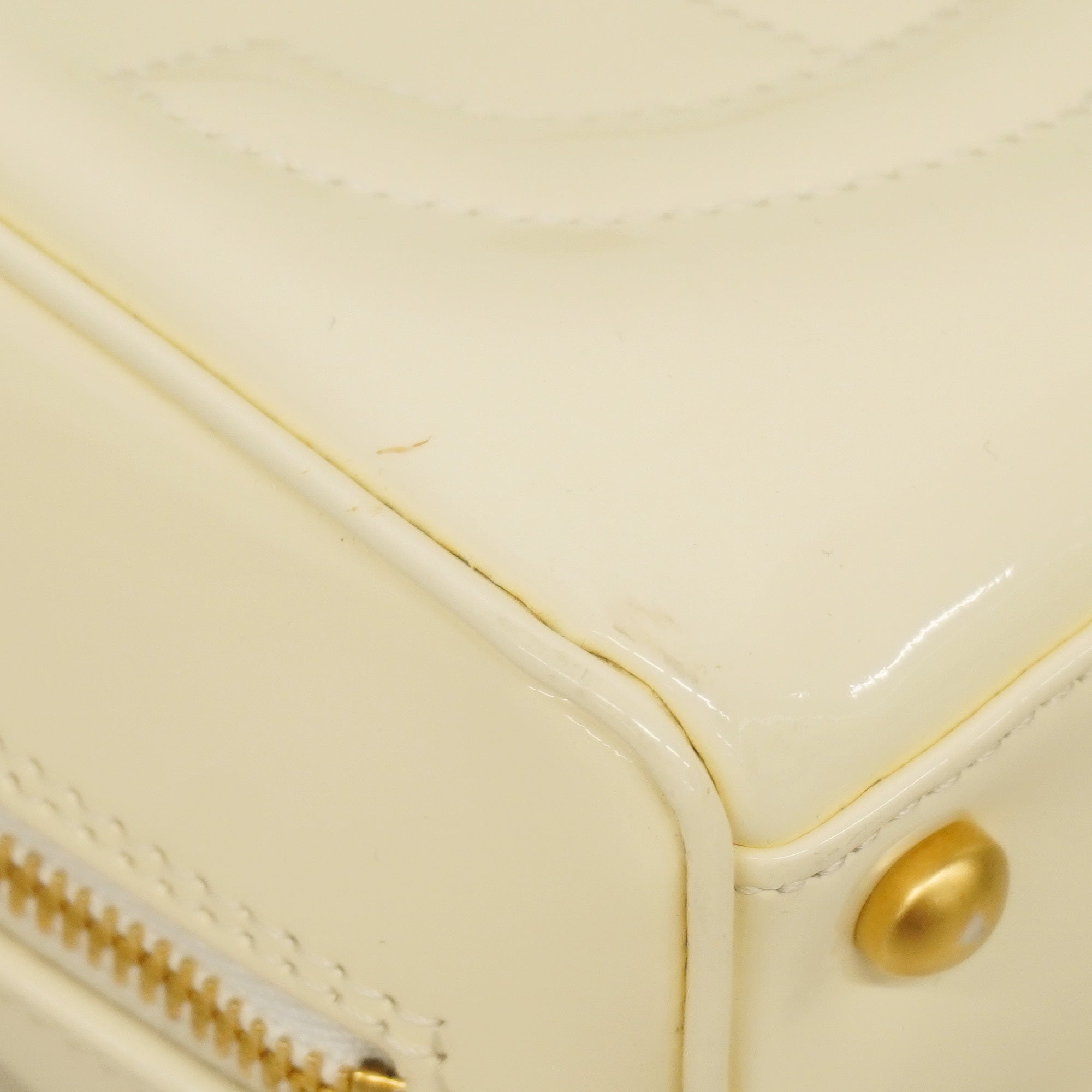 CHANELAuth  Triple Coco Women's Patent Leather Handbag Ivory
