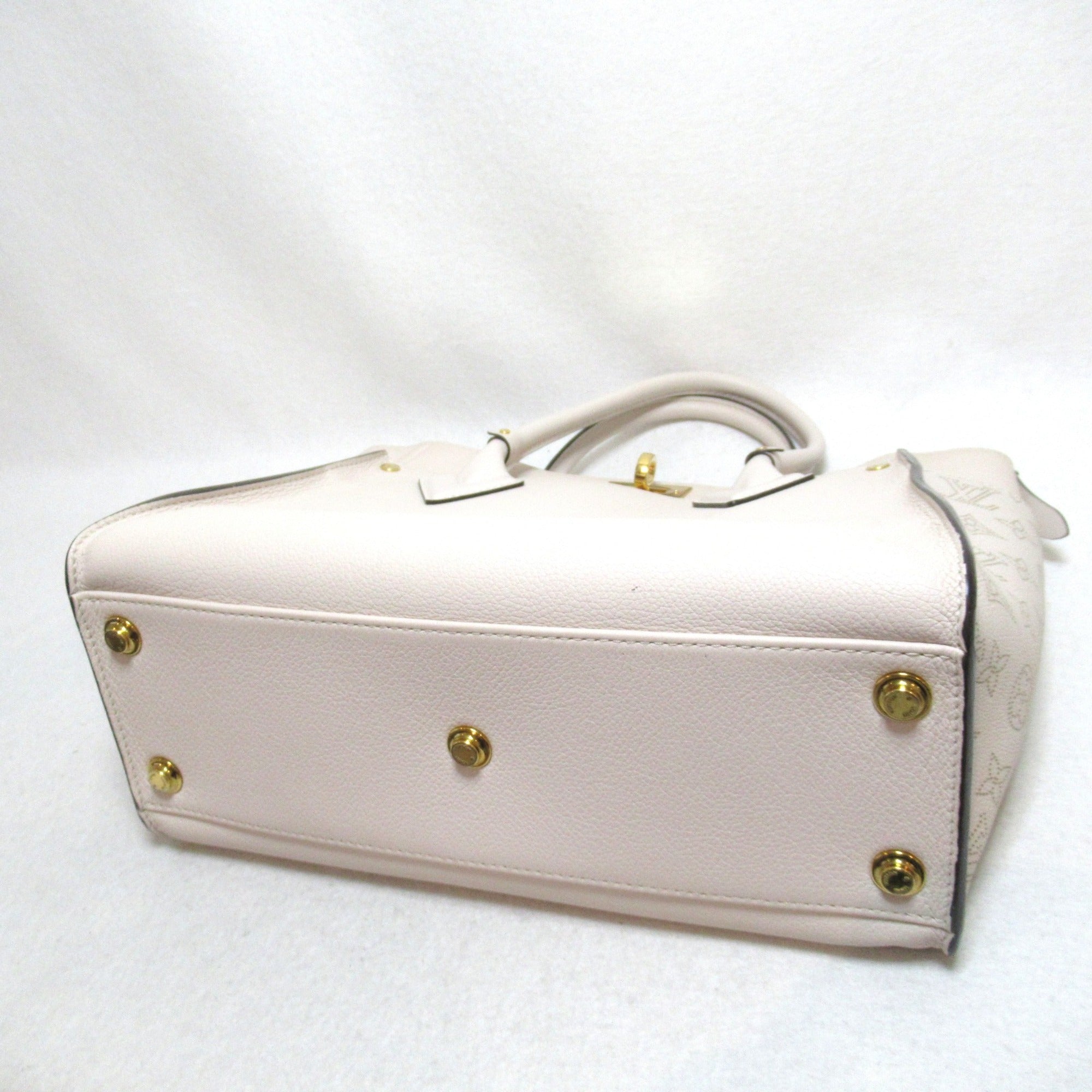 LOUIS VUITTON On My Side MM2wayShoulder Bag Ivory Mahina Calfskin [cowhide] M55802