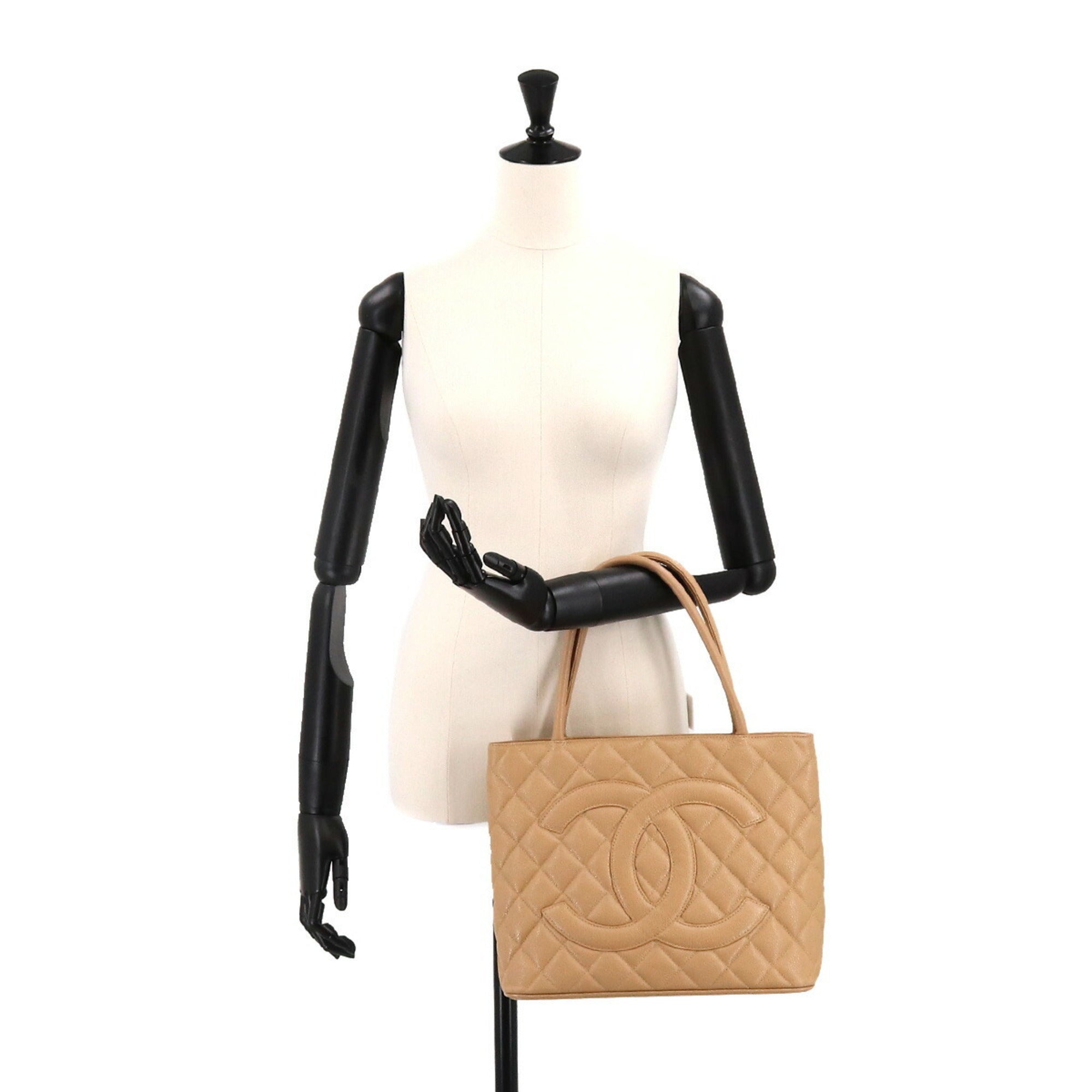 CHANEL Reproduction Tote Bag Caviar Skin Beige A01804 Gold Hardware Vintage Medallion