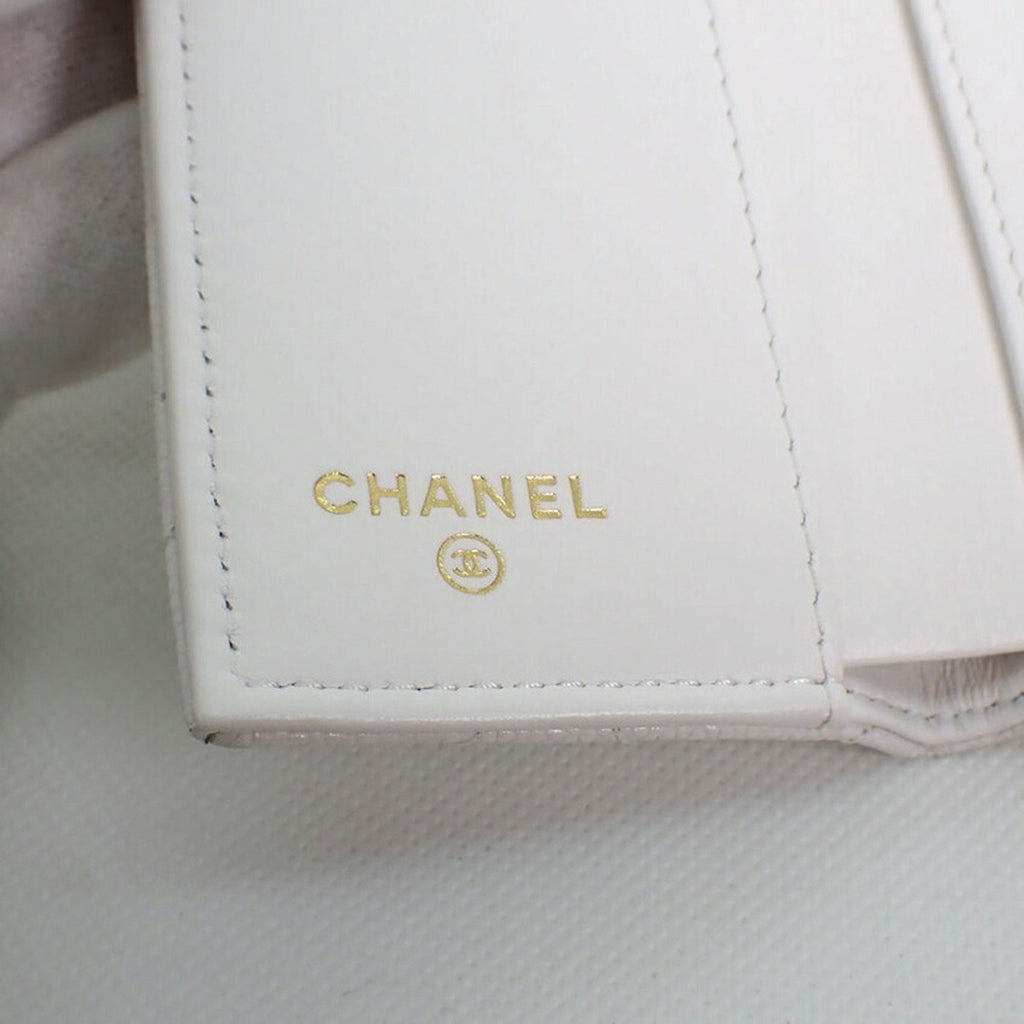 CHANEL caviar skin white trifold wallet