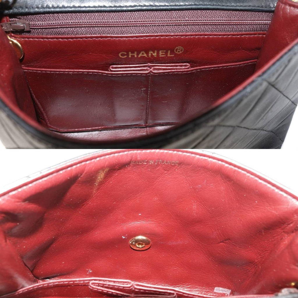 CHANEL Matelasse 20 Chain Shoulder Bag 7 Digits Circa 1990 Lambskin Black x Gold NT