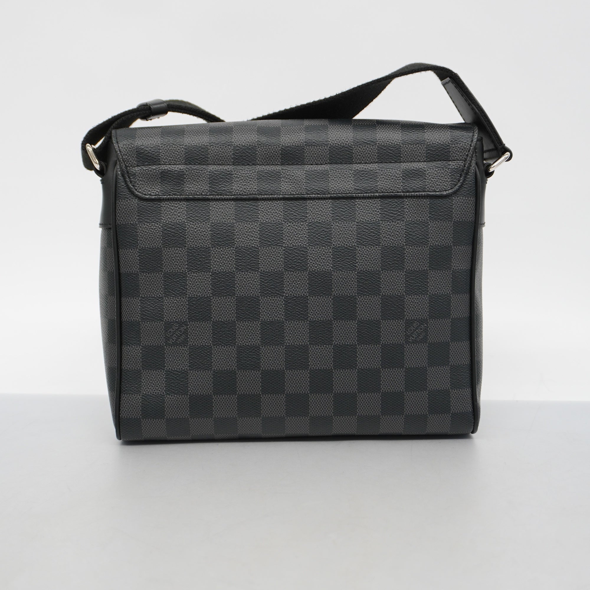 LOUIS VUITTONAuth  Damier Graphite District PM N41028 Men's Shoulder Bag