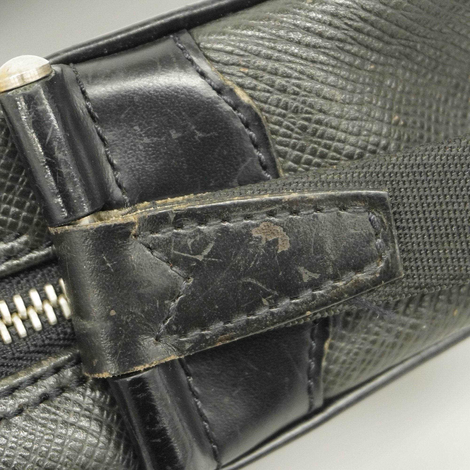 LOUIS VUITTONAuth  Taiga Karuga M30812 Men's Clutch Bag Ardoise