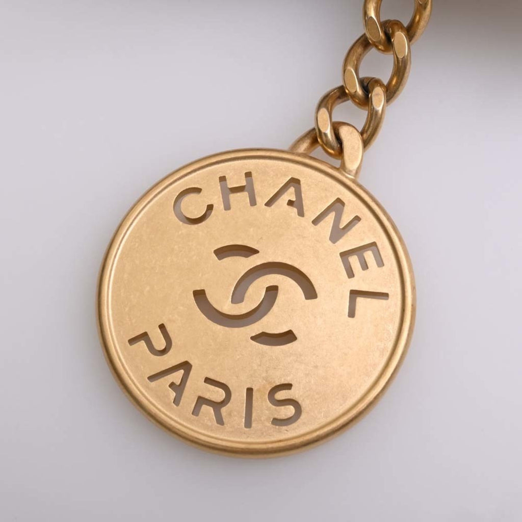 CHANEL Leather 22 Handbag Chain Shoulder Bag White Ladies