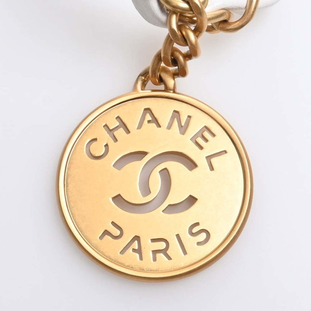 CHANEL Leather Quilted  22 Chain Shoulder Bag White Ladies