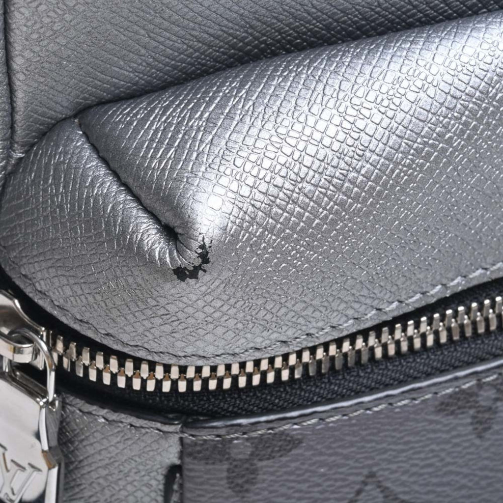 LOUIS VUITTON Taigarama Outdoor Messenger Shoulder Bag M30830 Silver Men's
