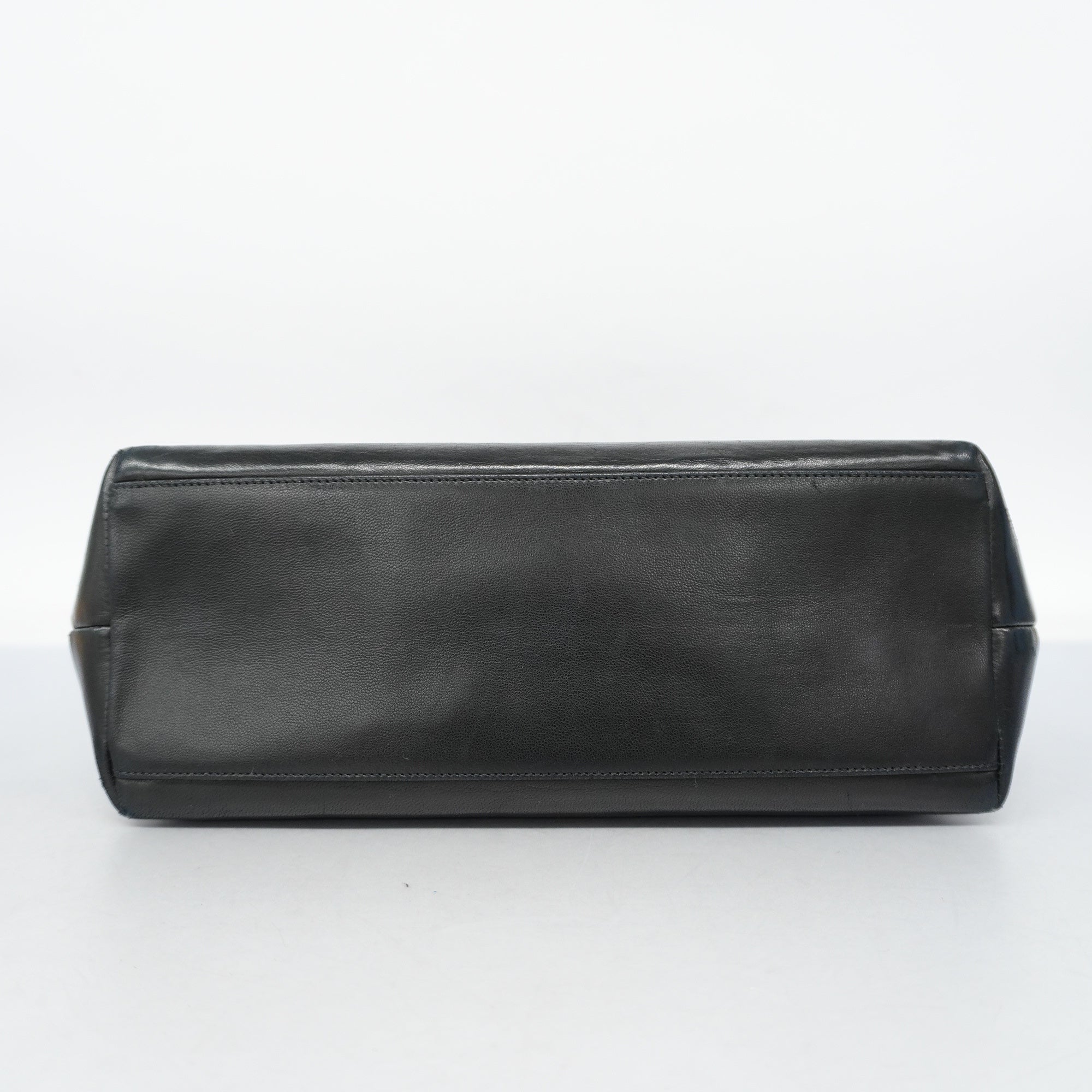 CHANELAuth  Chain Shoulder Women's Leather Shoulder Bag Black