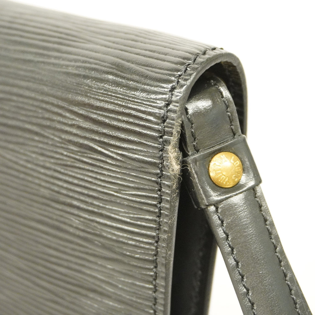 LOUIS VUITTONAuth  Epi Serie Dragonne M52612 Clutch Bag Noir