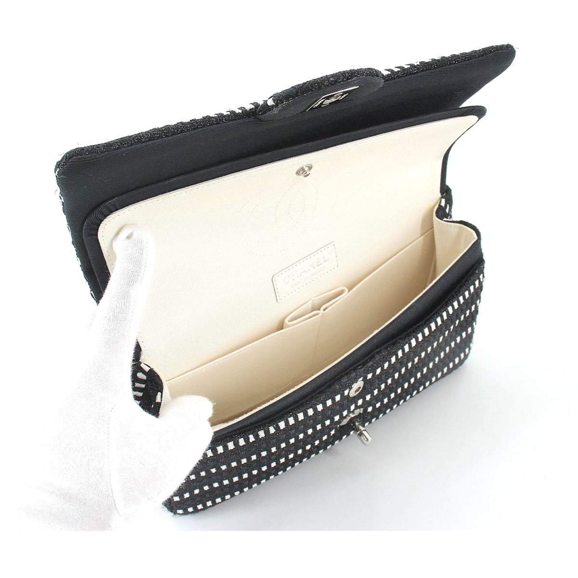 Chanel matelasse 25 chain shoulder bag canvas black white A01112 silver metal fittings Matelasse Bag