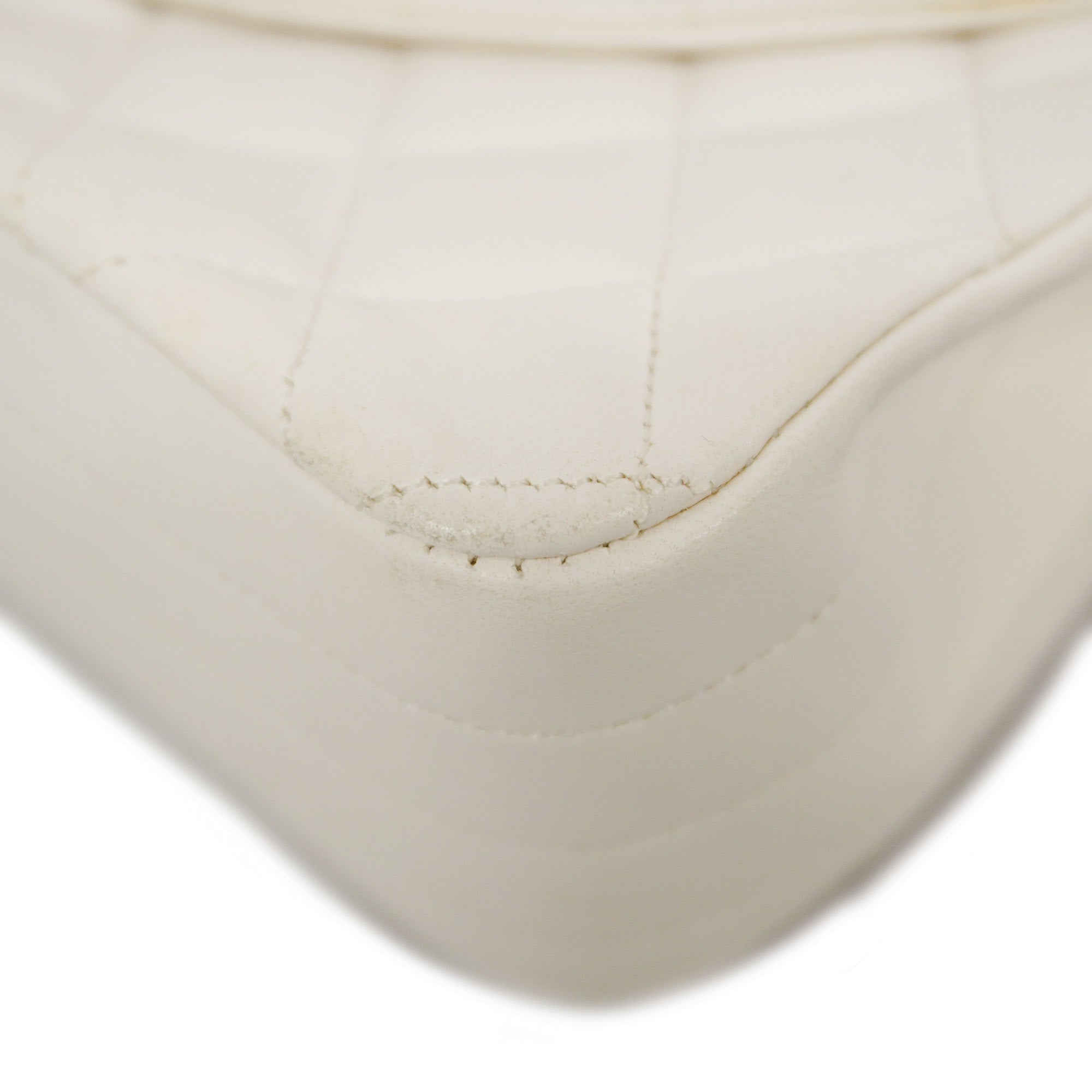 CHANEL  Matelasse Chain Shoulder Women's Leather Shoulder Bag White