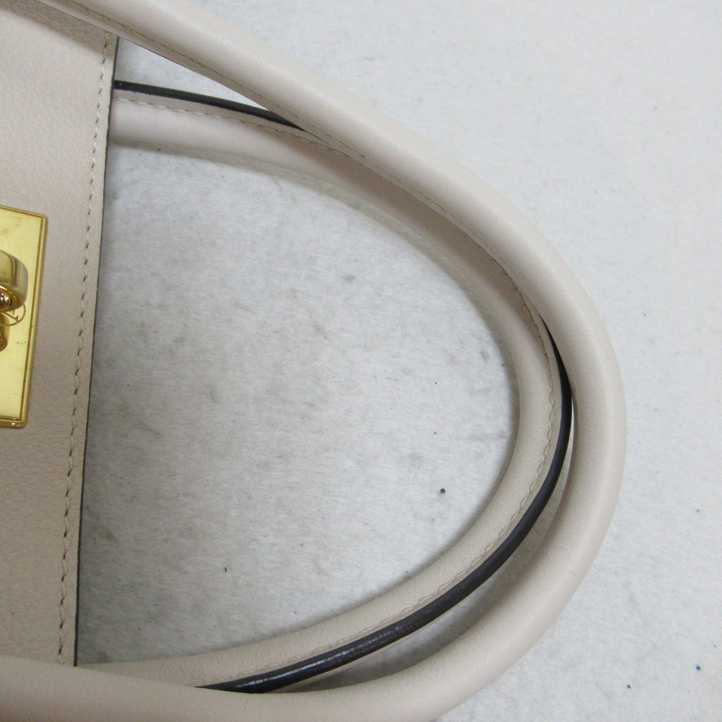 LOUIS VUITTON On My Side MM2wayShoulder Bag Ivory Mahina Calfskin [cowhide] M55802