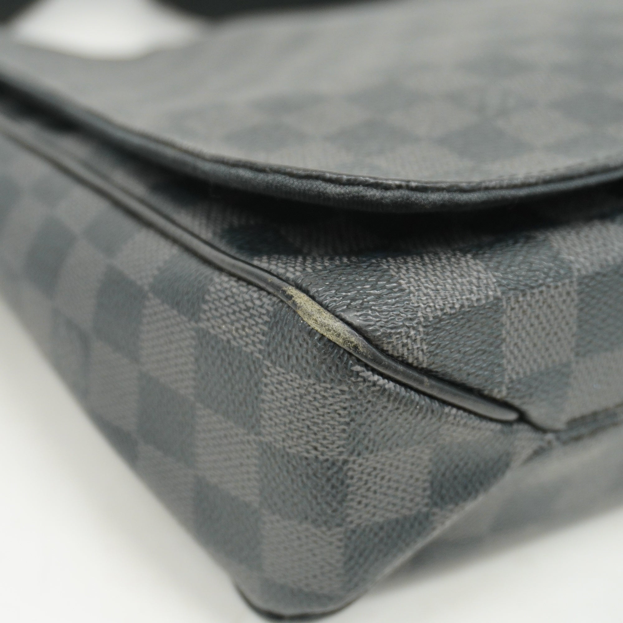 LOUIS VUITTONAuth  Damier Graphite District MM N41272 Men's Shoulder Bag