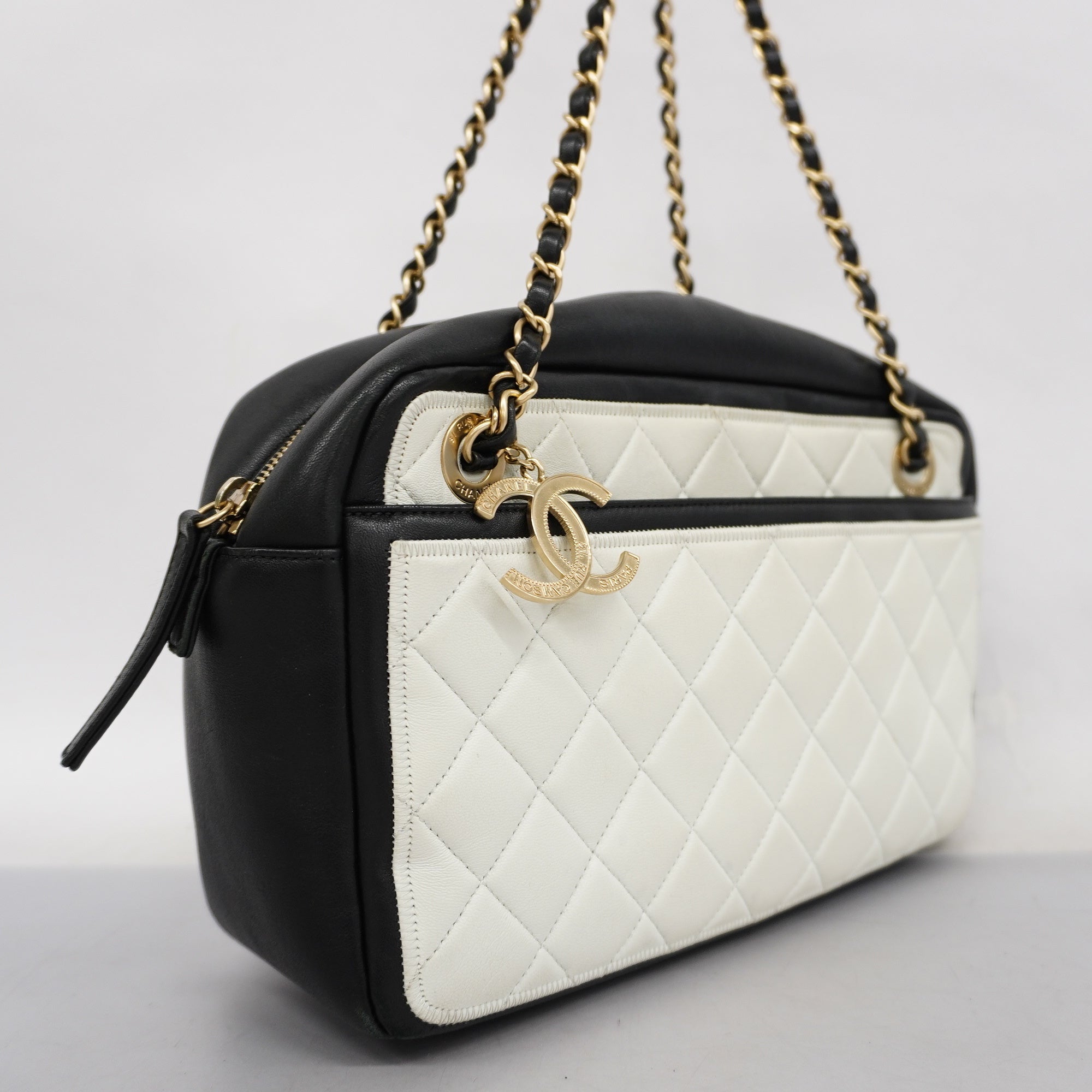 CHANELAuth  Matelasse Chain Shoulder Women's Leather Shoulder Bag