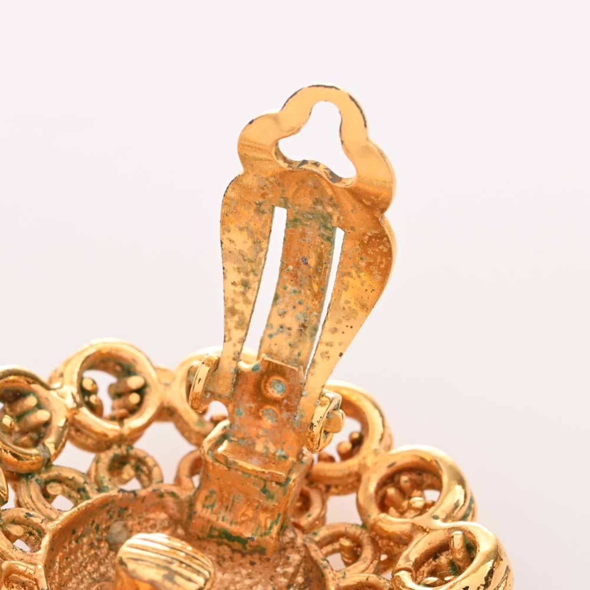 CHANEL round earrings gold ladies