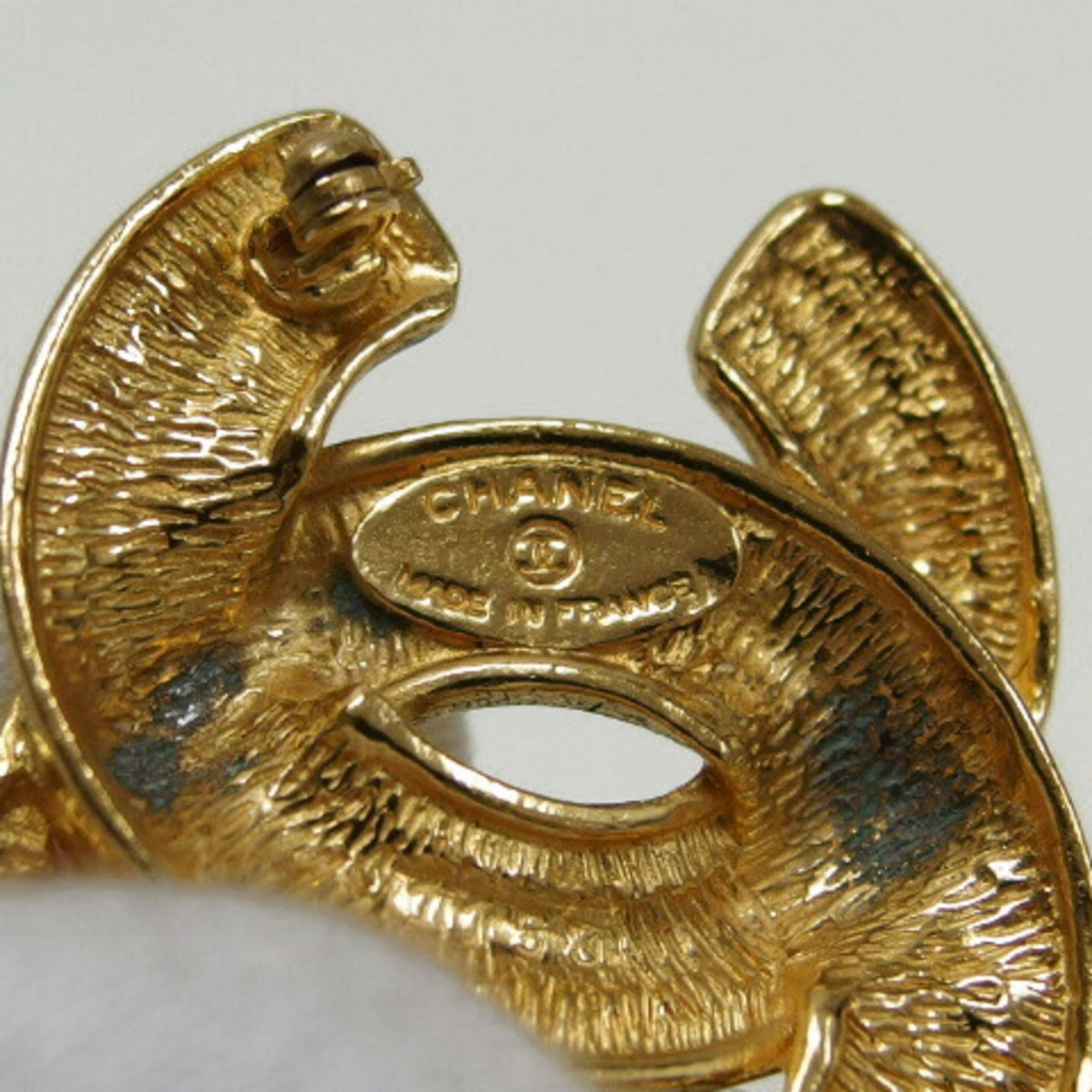 CHANEL Cocomark Matelasse Brooch Gold