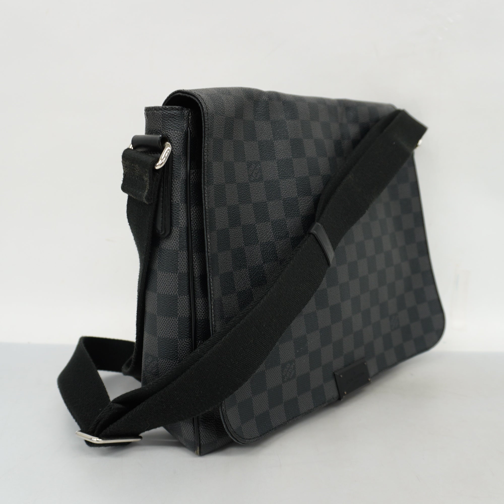 LOUIS VUITTONAuth  Damier Graphite District MM N41272 Men's Shoulder Bag