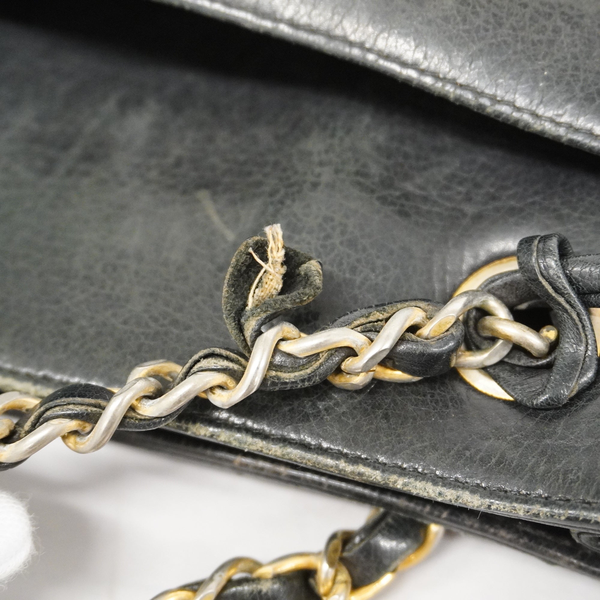 CHANELAuth  Matelasse Chain Shoulder Women's Leather Shoulder Bag Black