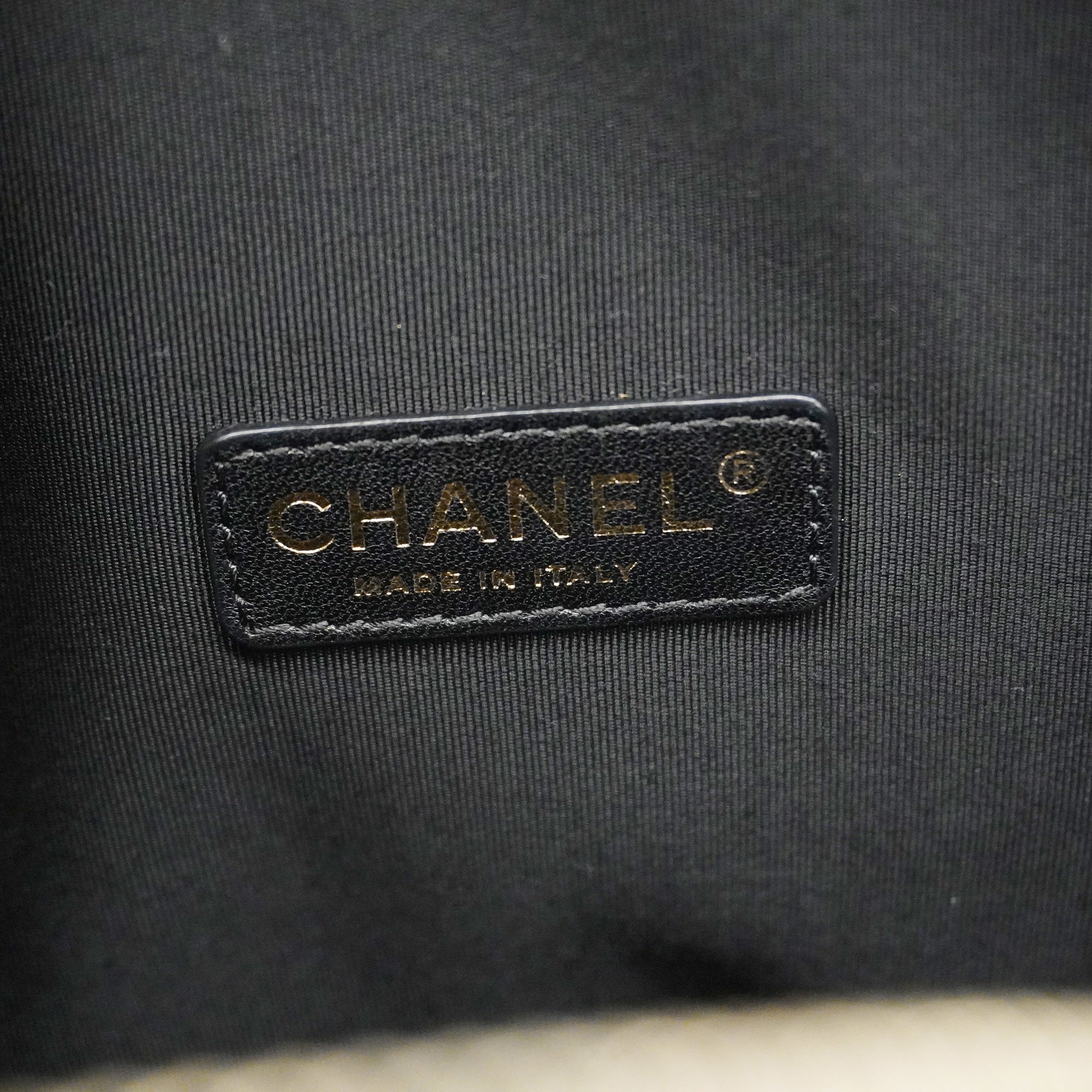 CHANELAuth  Matelasse Chain Shoulder Women's Leather Shoulder Bag