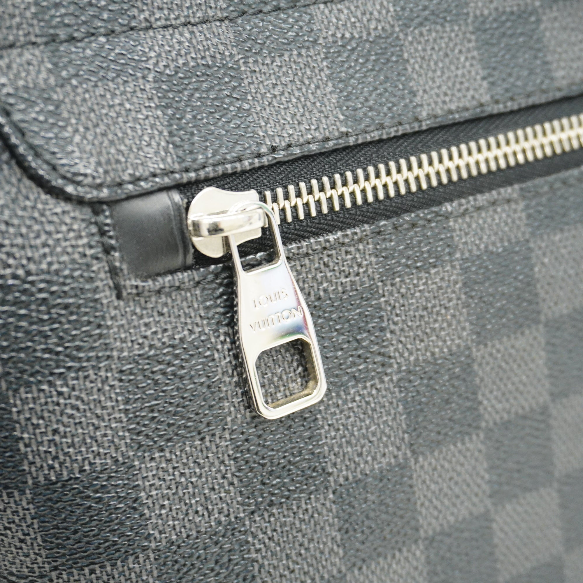 LOUIS VUITTONAuth  Damier Graphite District MM N41272 Men's Shoulder Bag