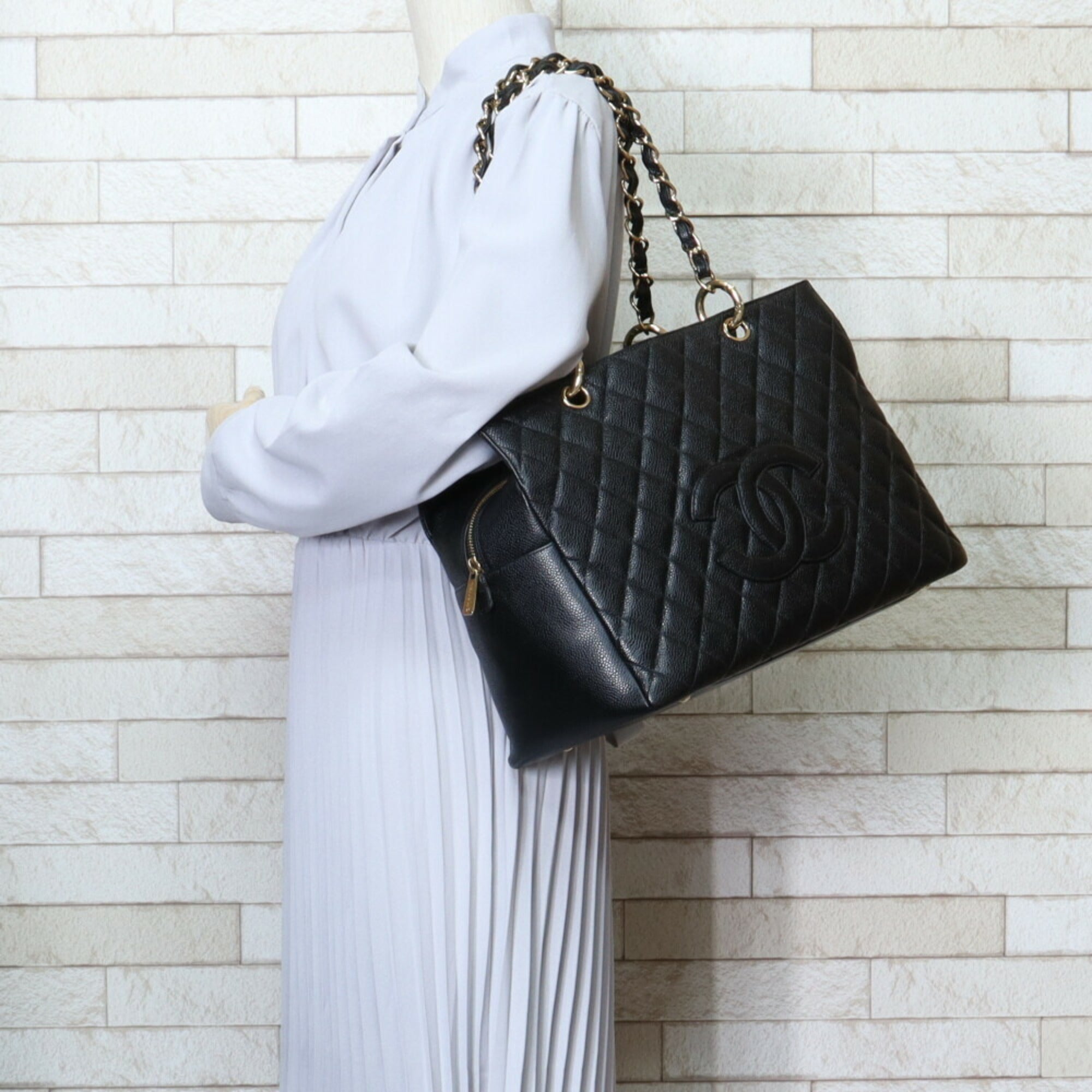 CHANEL chain matelasse shoulder bag caviar skin black ladies